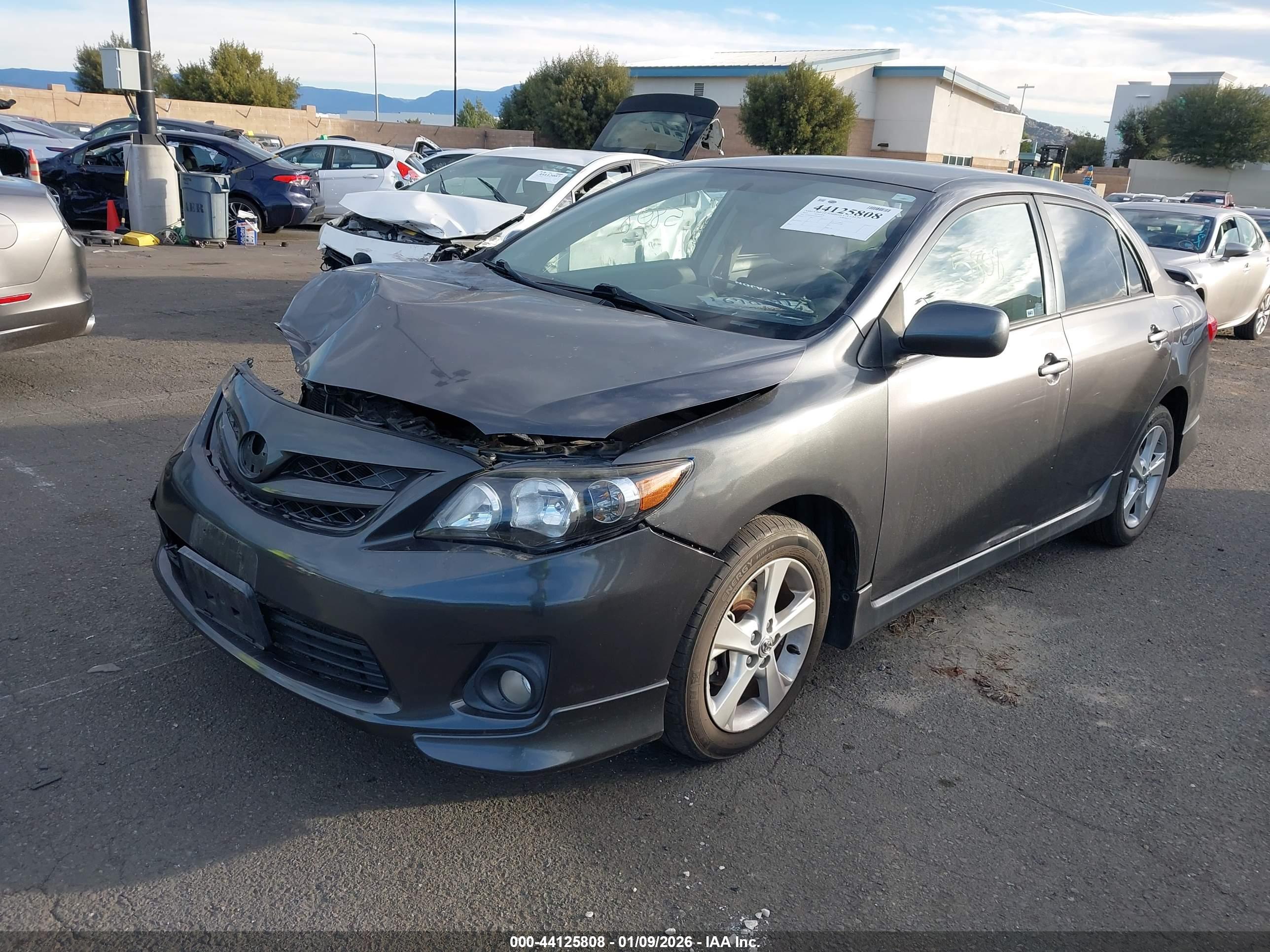 TOYOTA COROLLA image 2