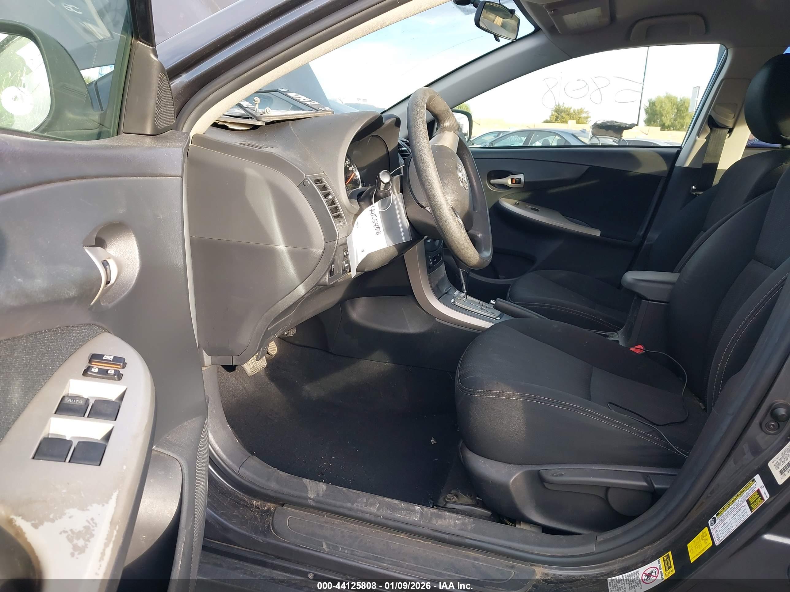 TOYOTA COROLLA image 5