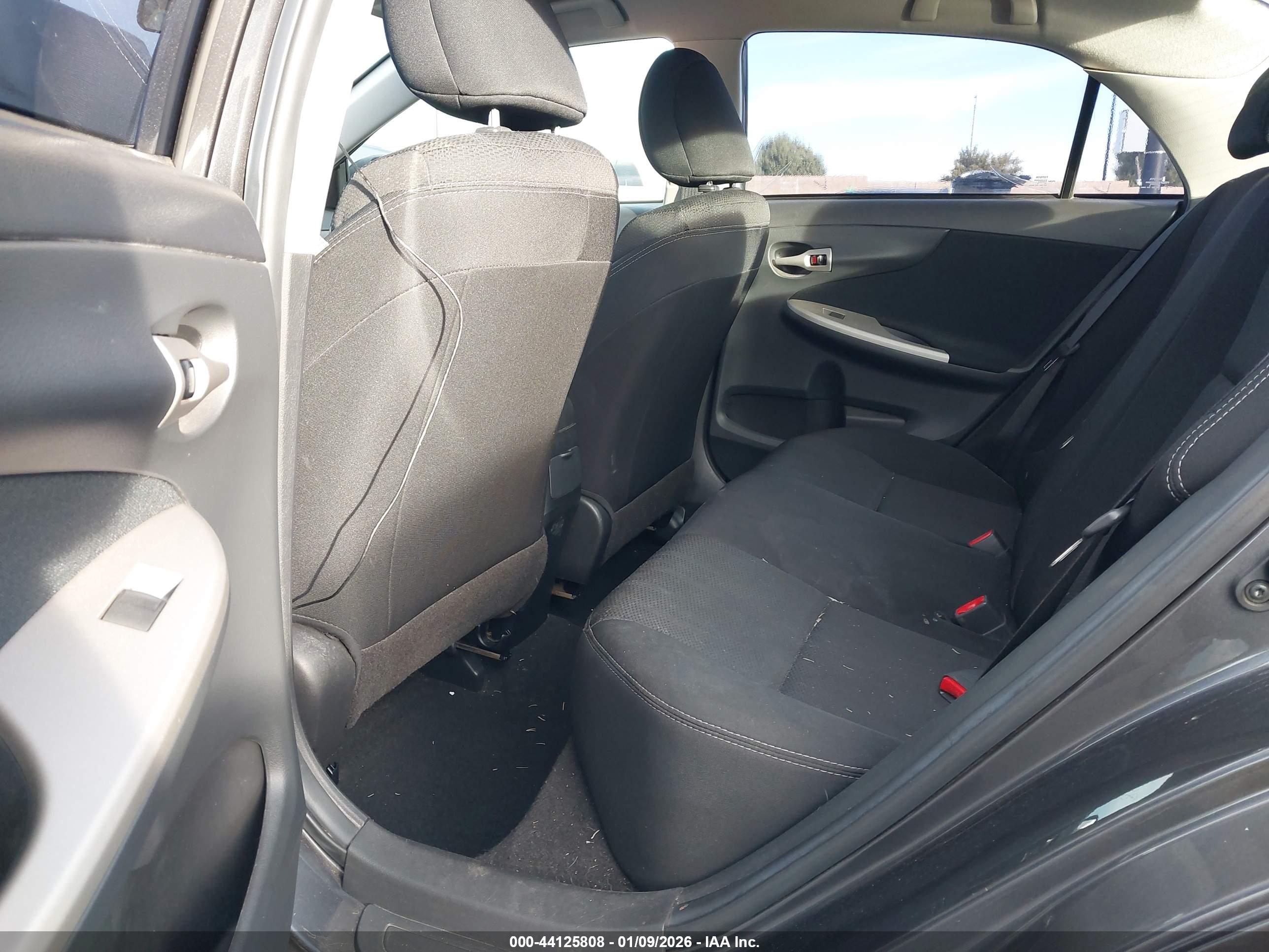 TOYOTA COROLLA image 8