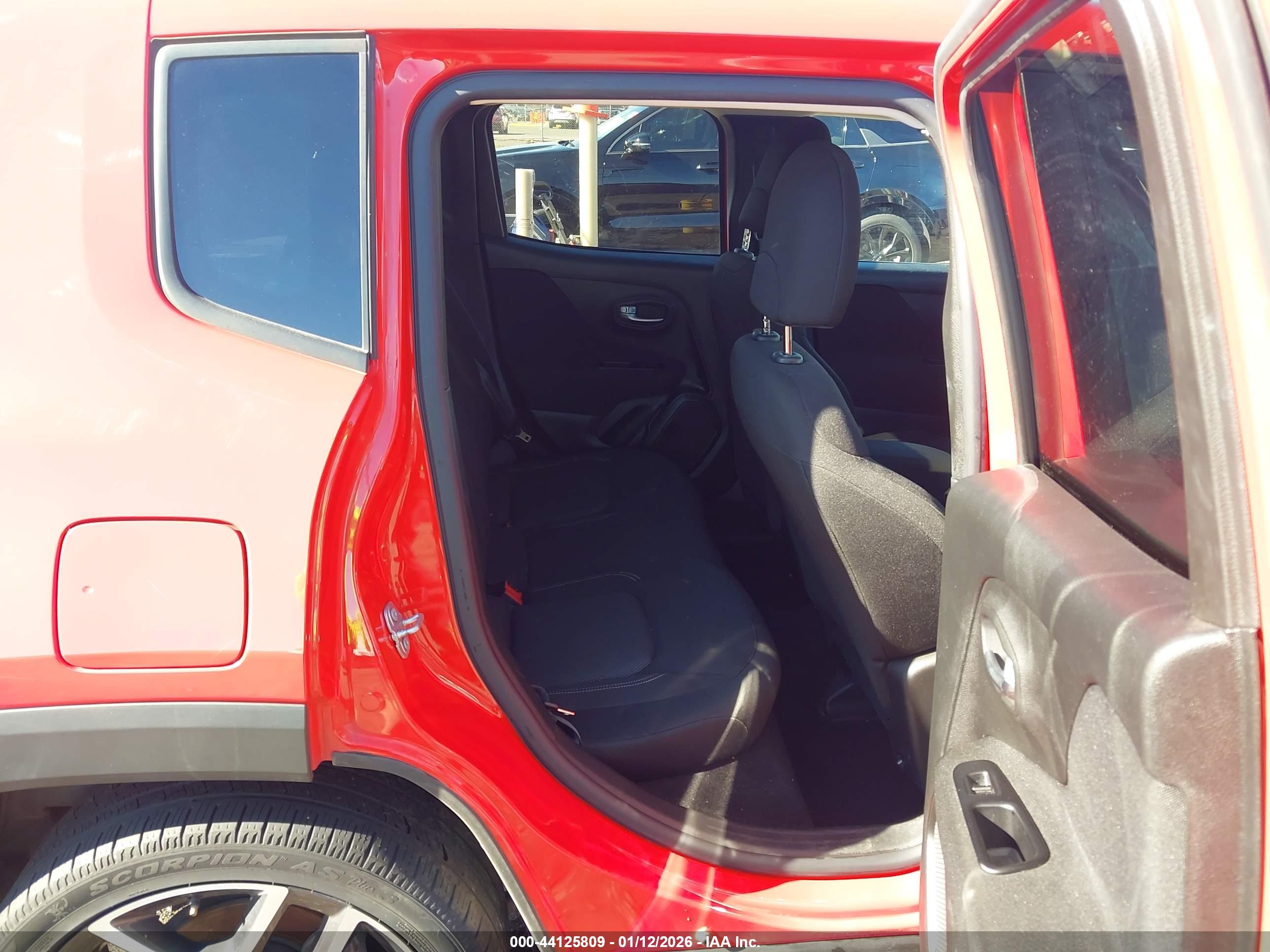 JEEP RENEGADE image 8