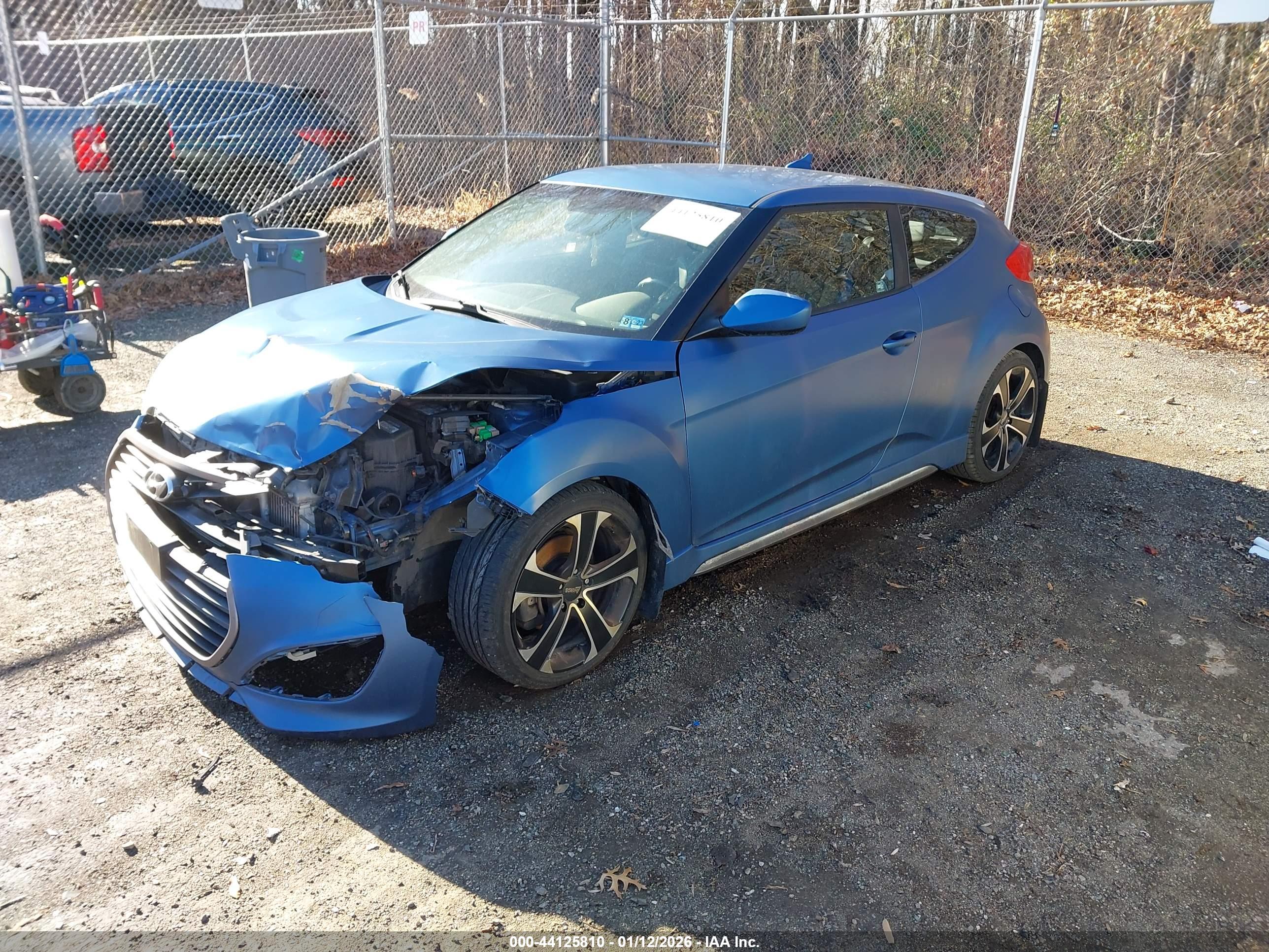HYUNDAI VELOSTER image 2