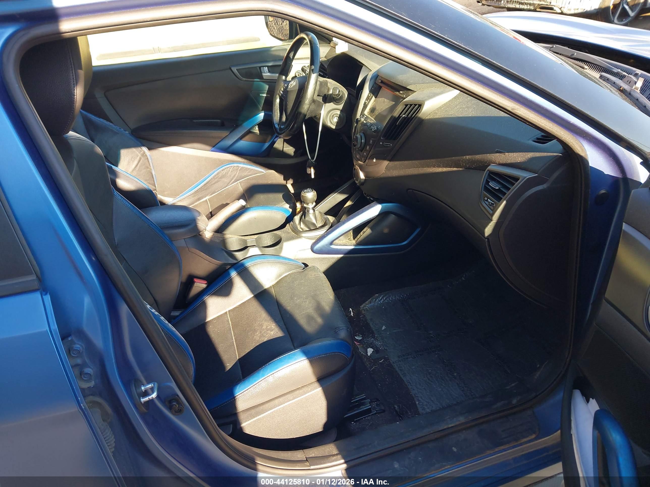 HYUNDAI VELOSTER image 5