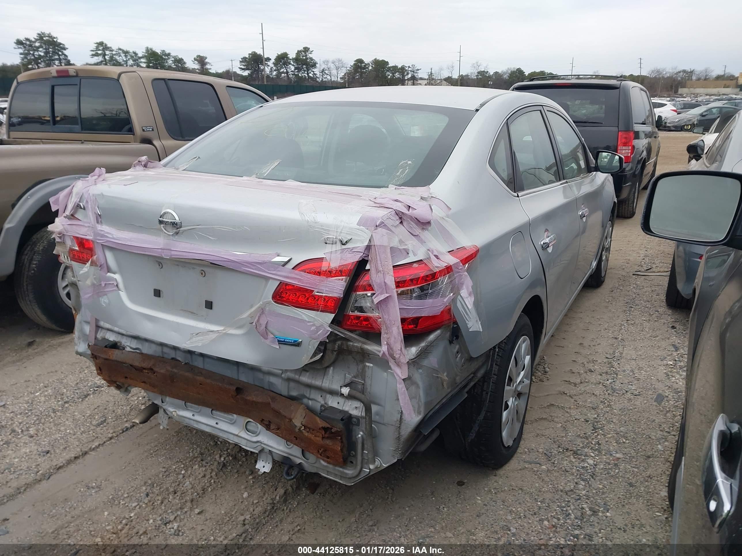 NISSAN SENTRA image 4