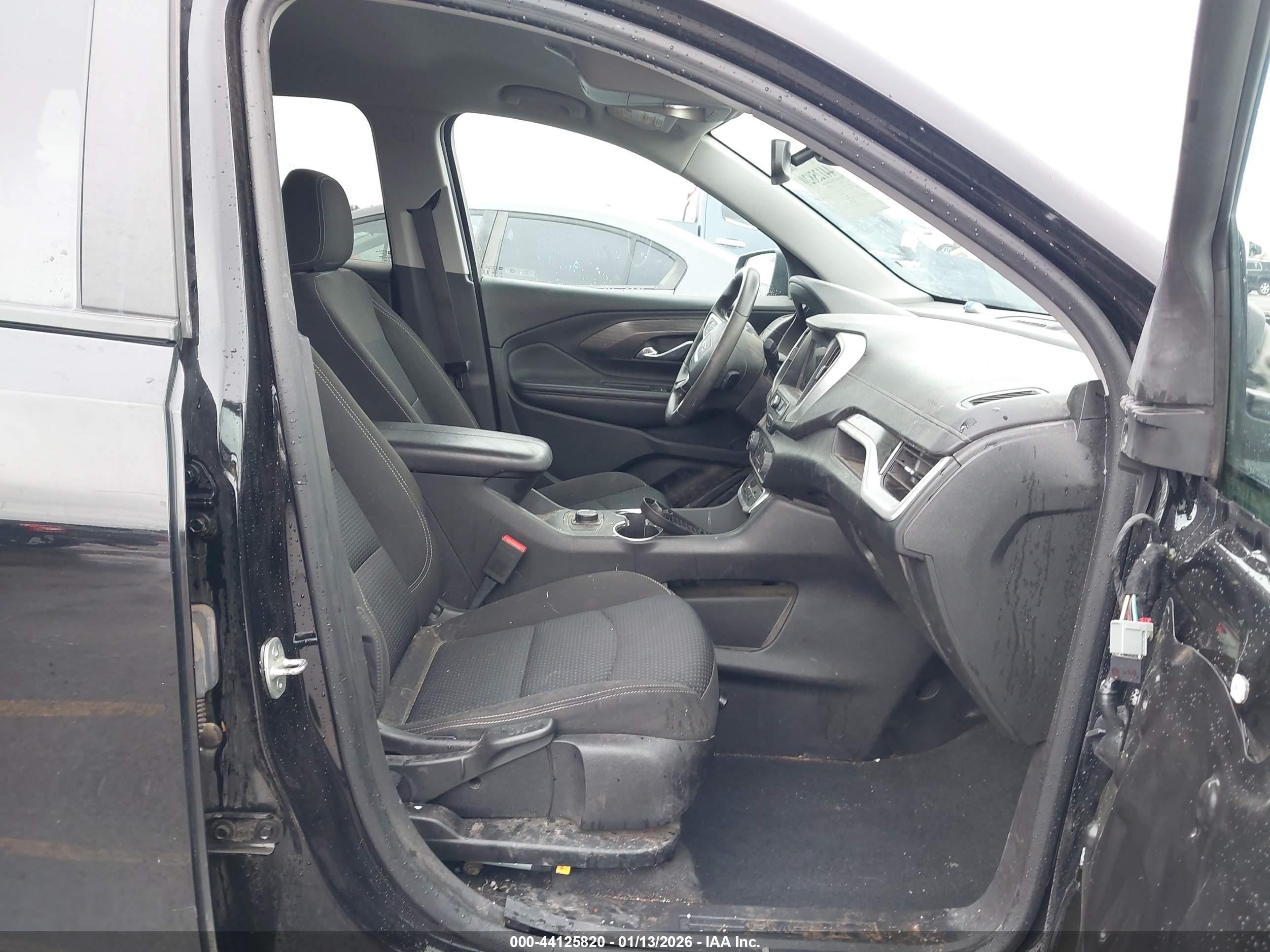 GMC TERRAIN image 5