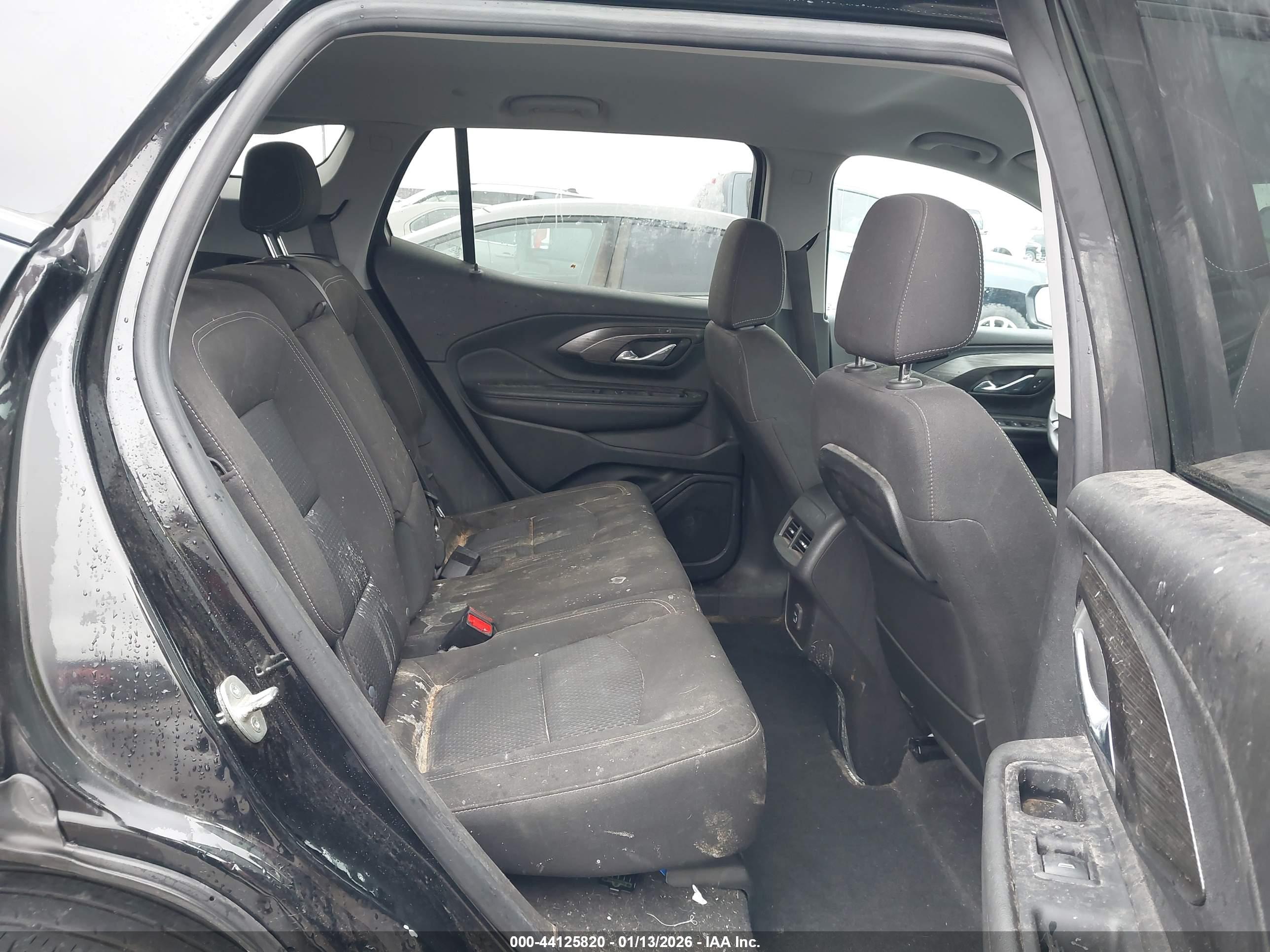 GMC TERRAIN image 8