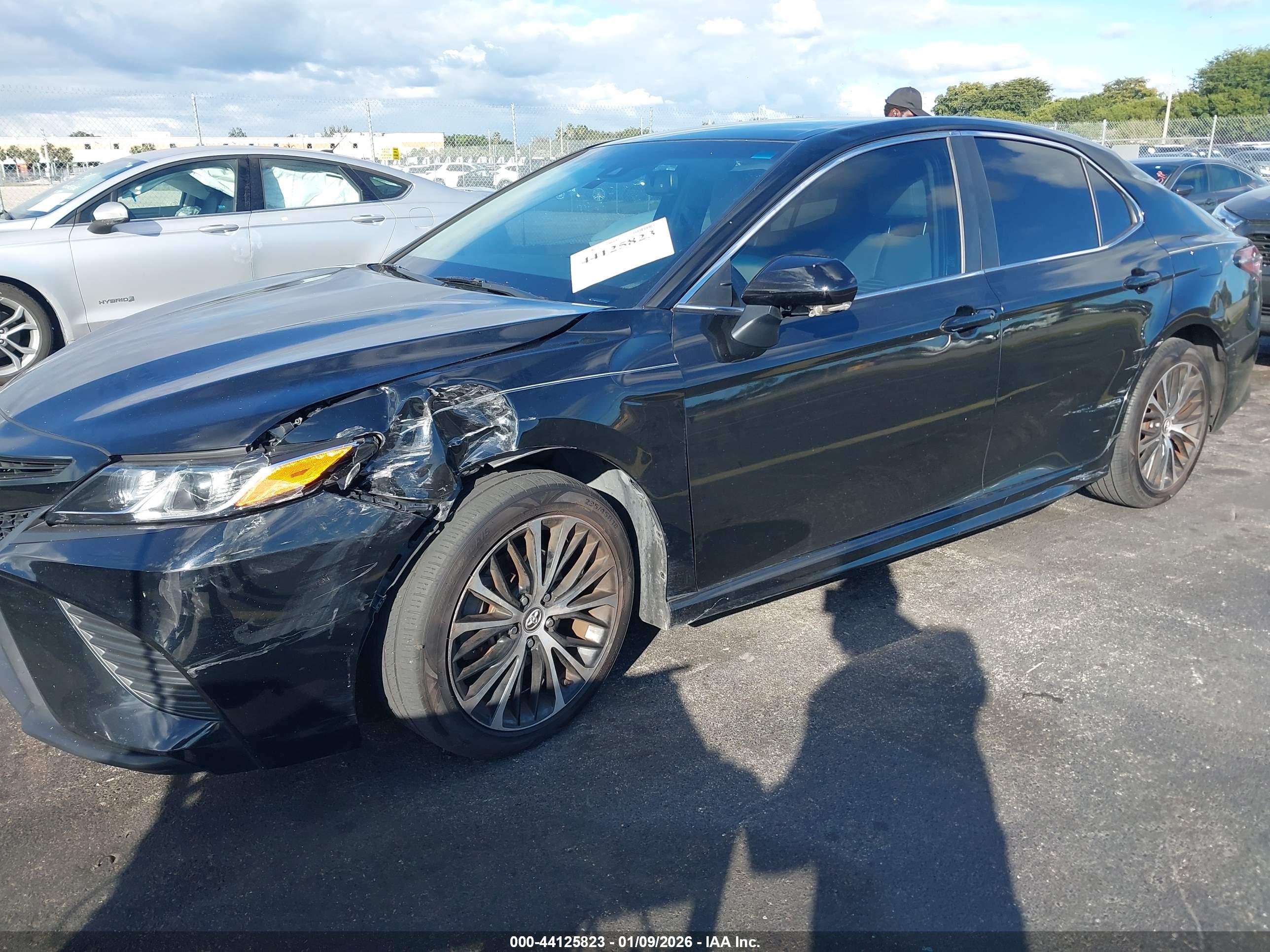 TOYOTA CAMRY image 6