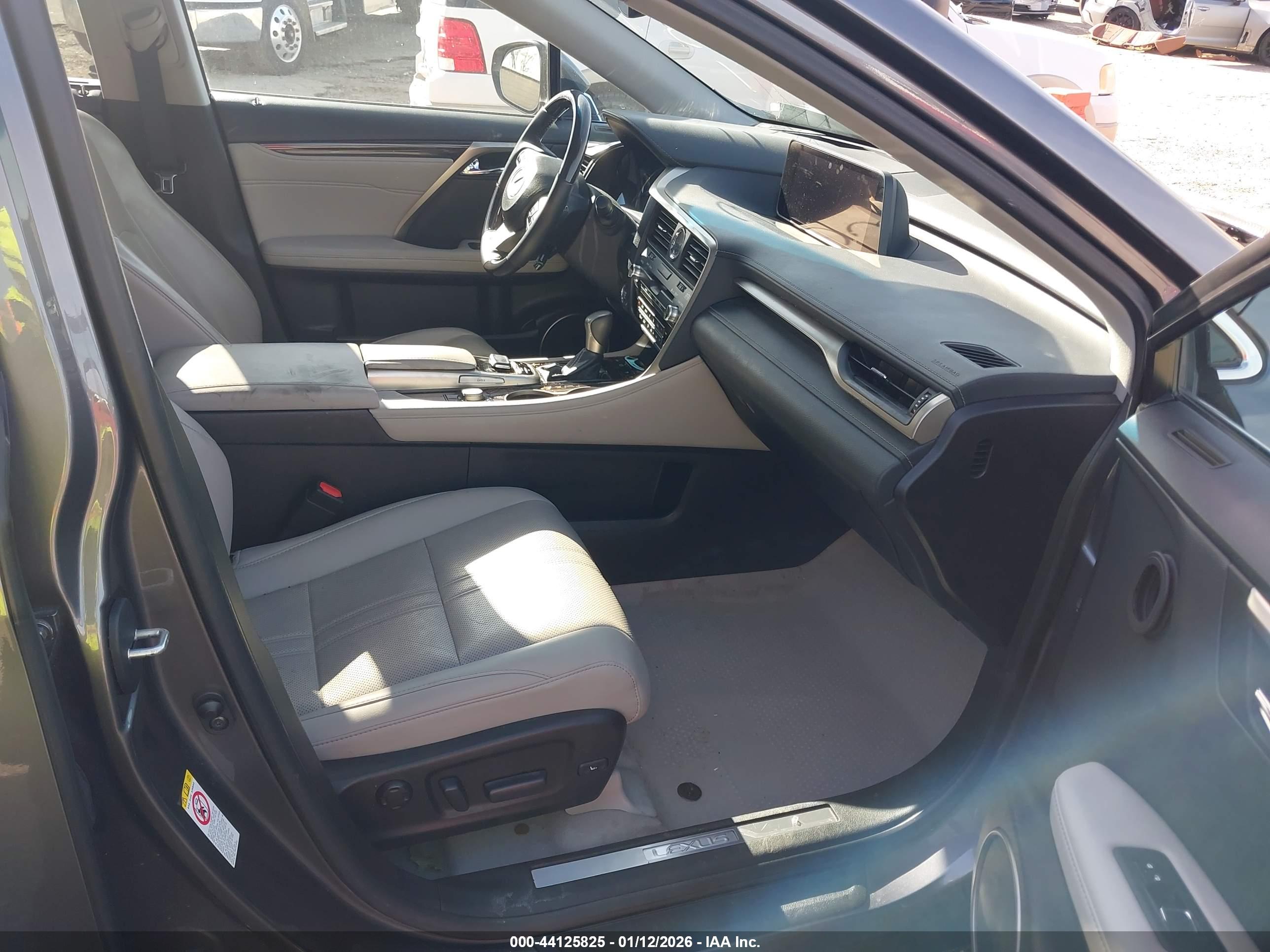 LEXUS RX image 5