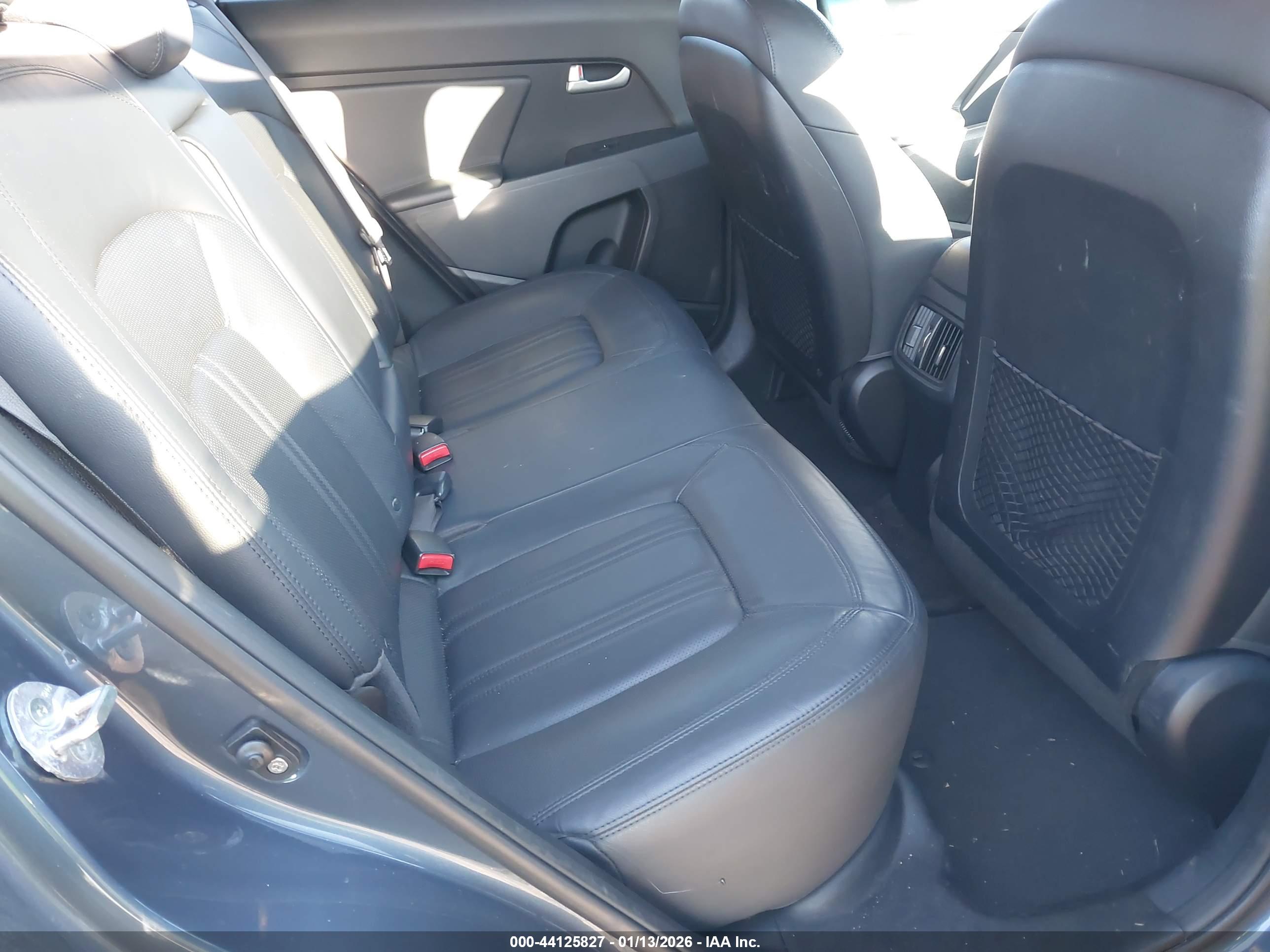 KIA SPORTAGE image 8
