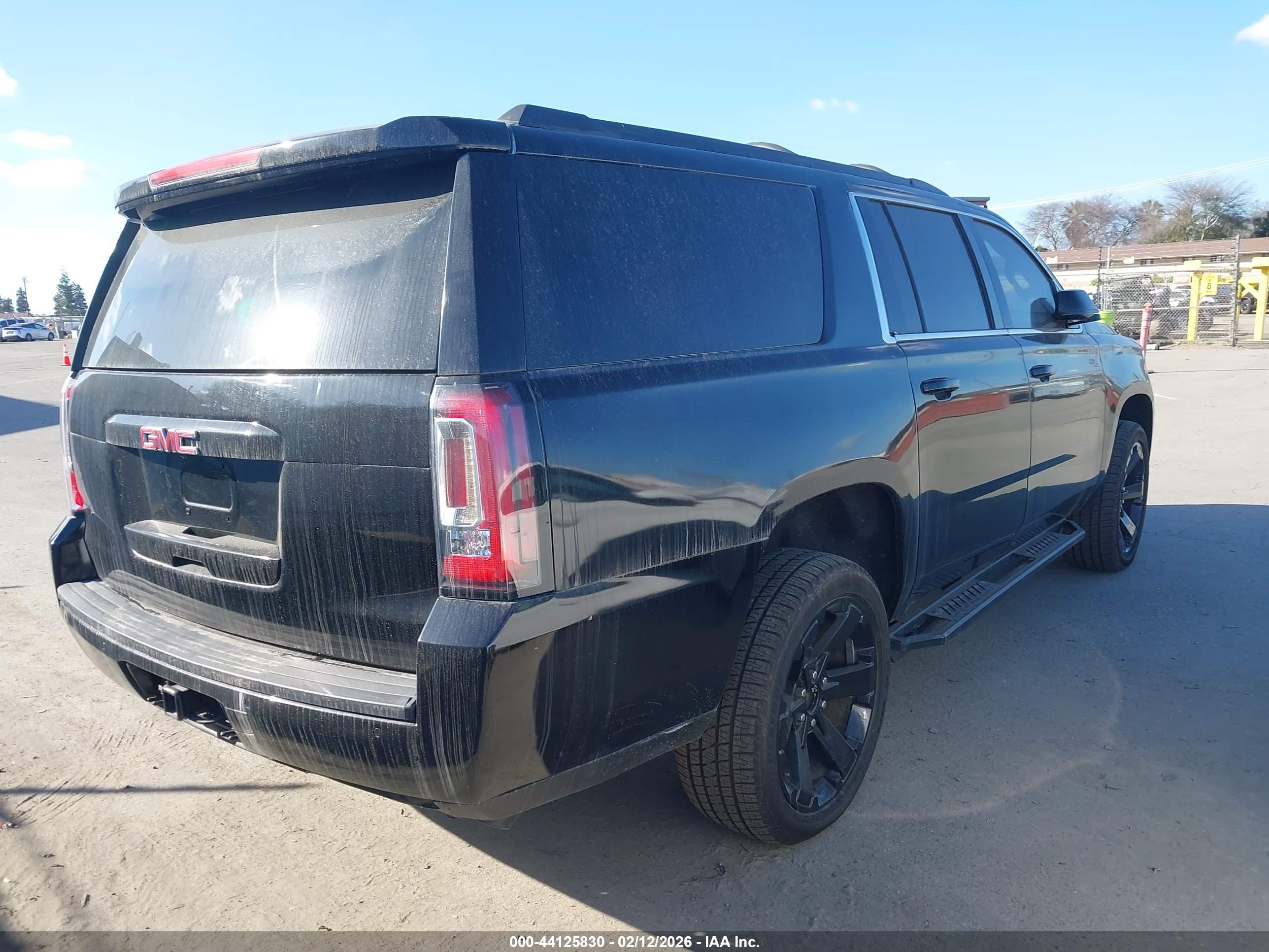 GMC YUKON image 4