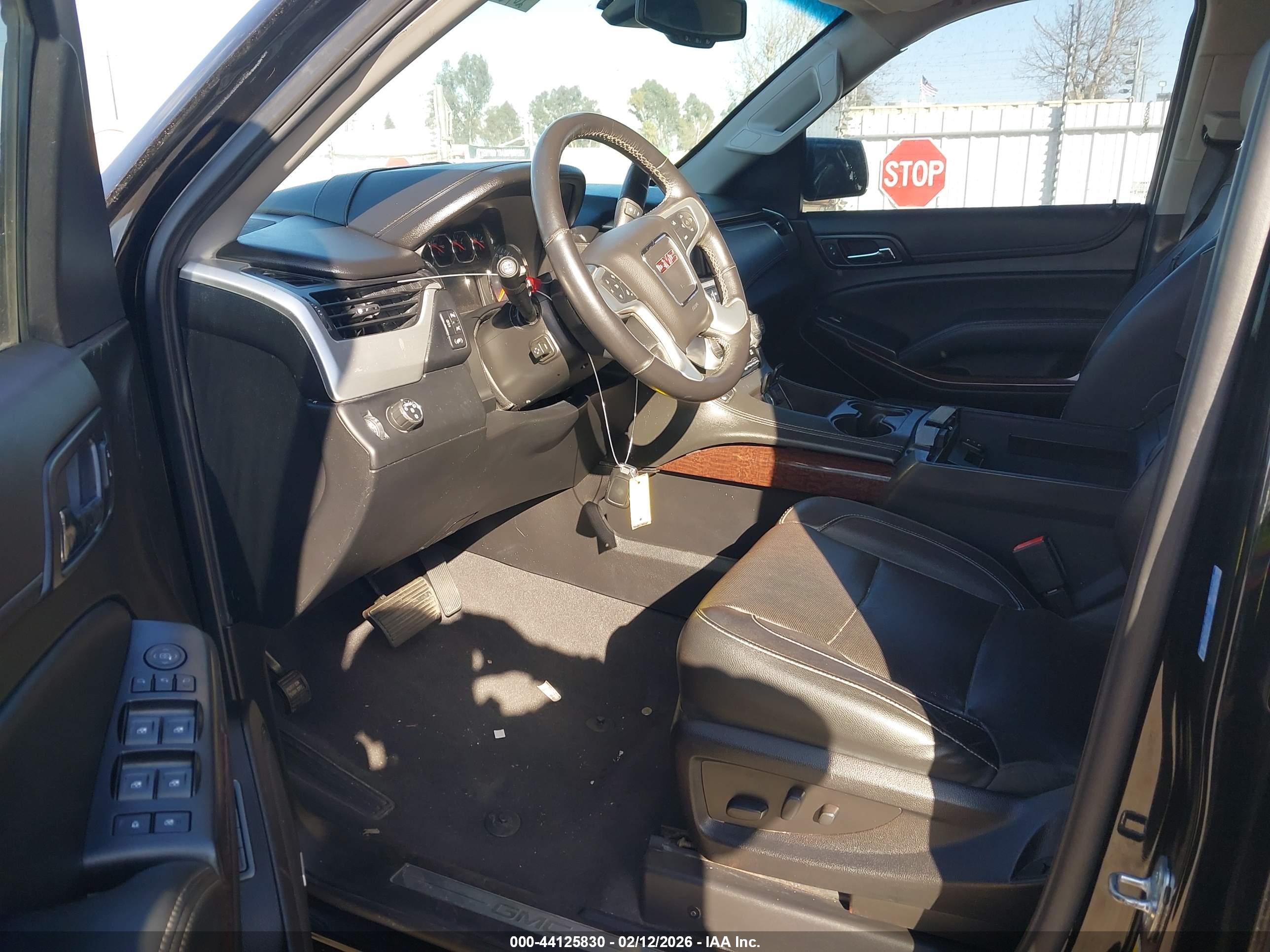 GMC YUKON image 5