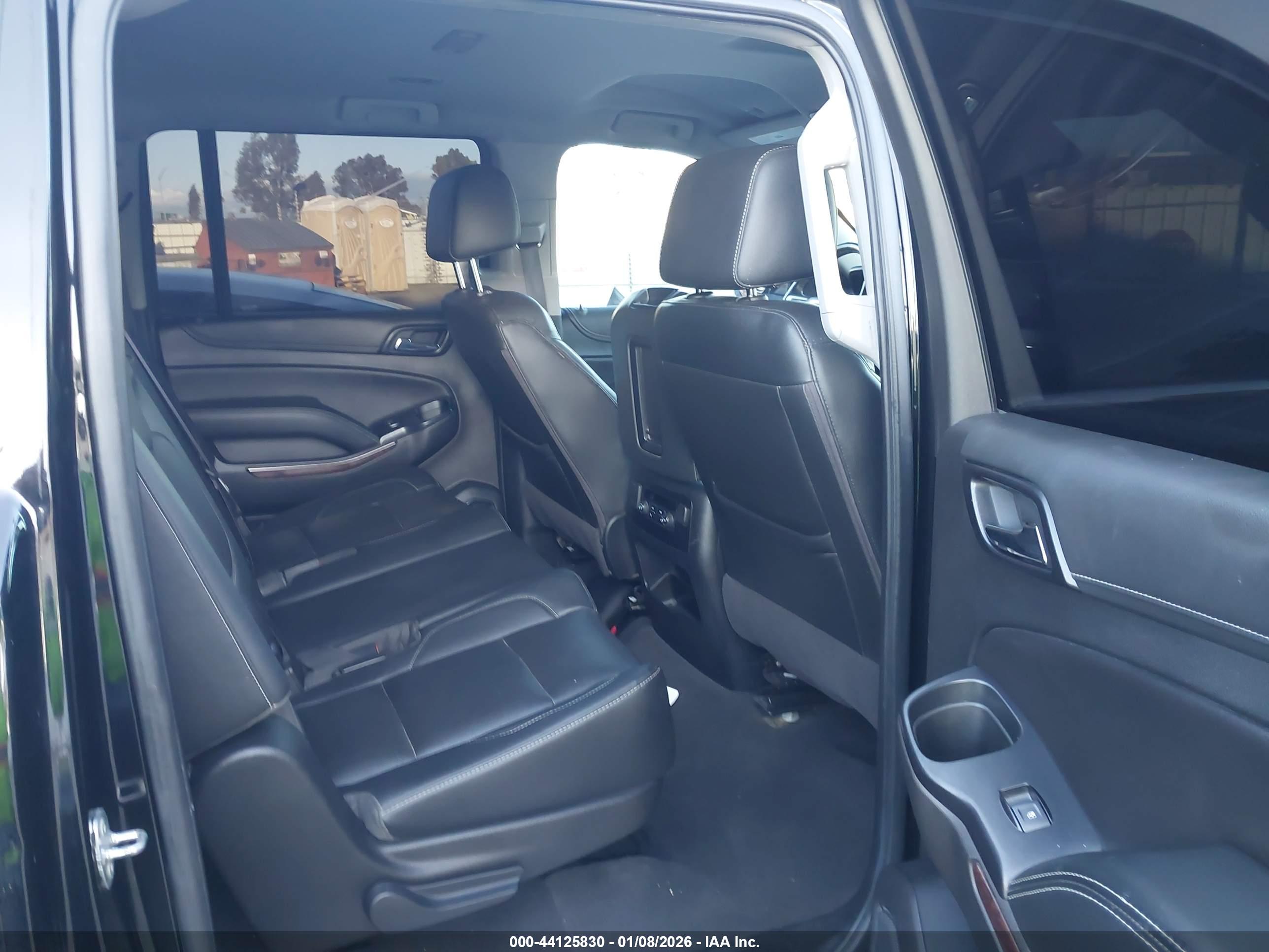 GMC YUKON image 8
