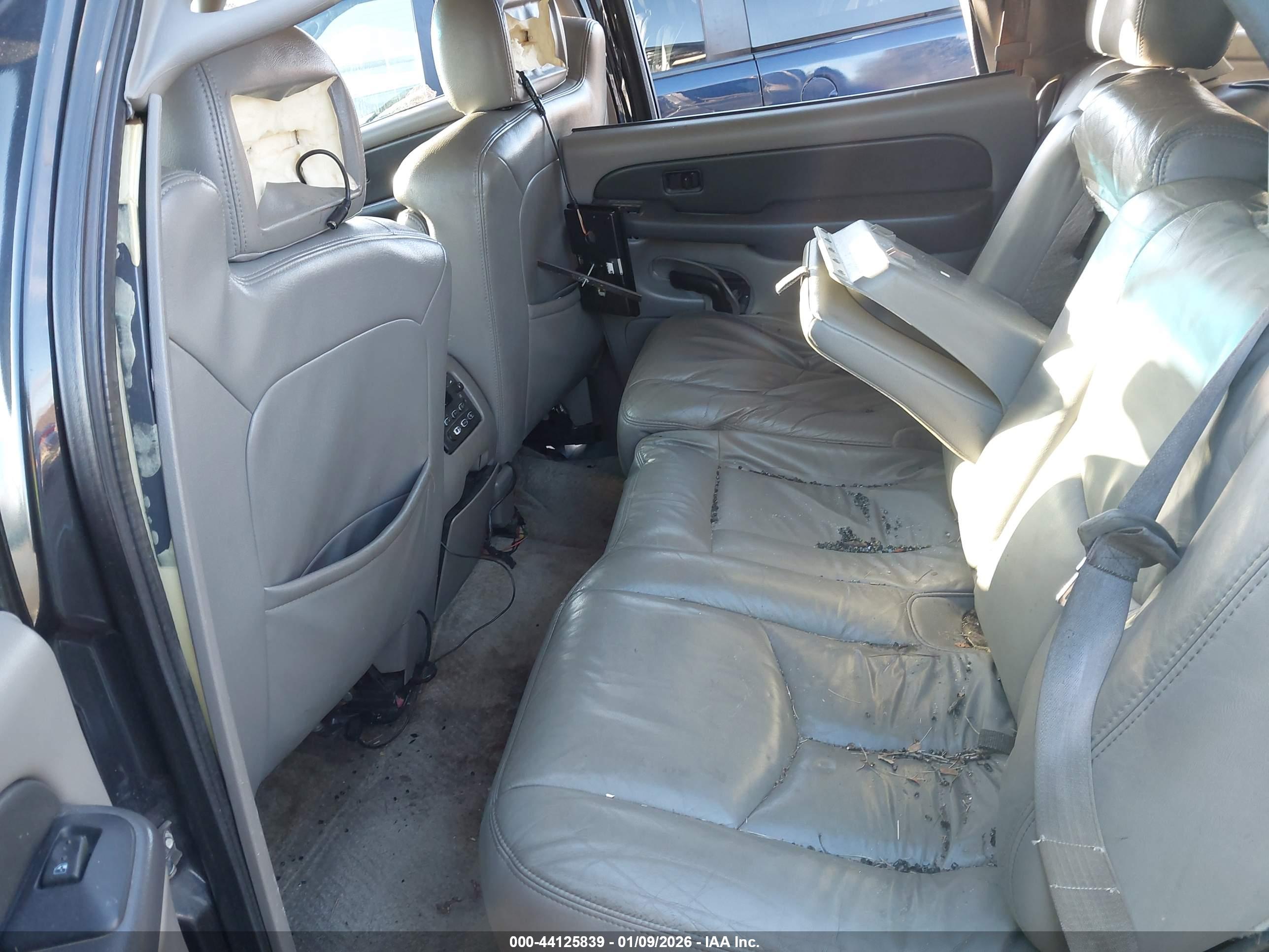 CHEVROLET TAHOE image 8