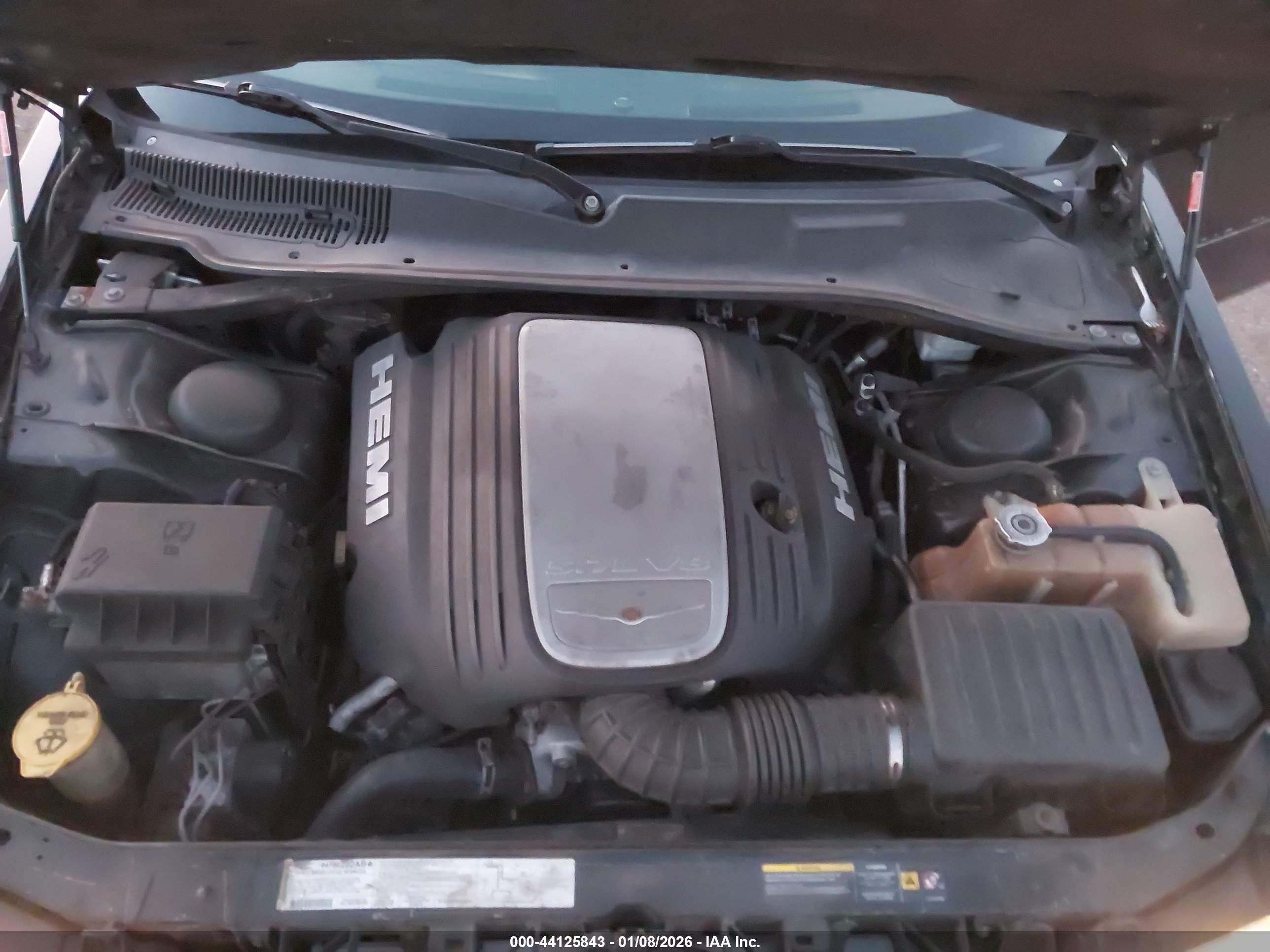 CHRYSLER 300C image 10