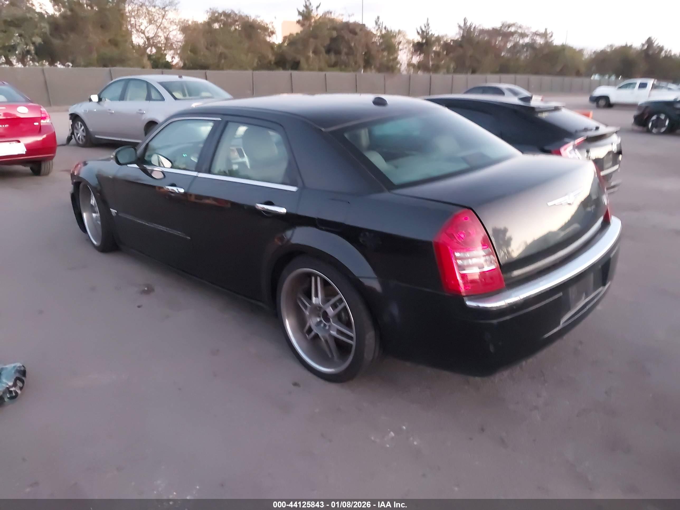 CHRYSLER 300C image 3