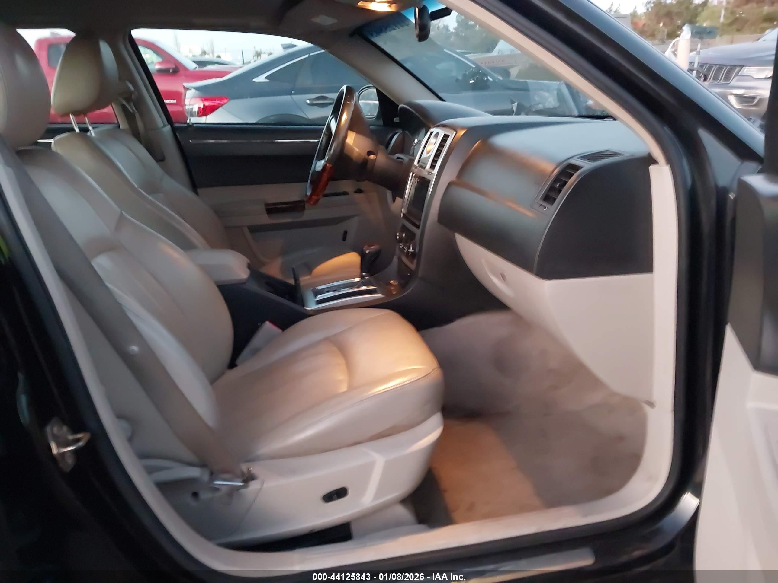 CHRYSLER 300C image 5