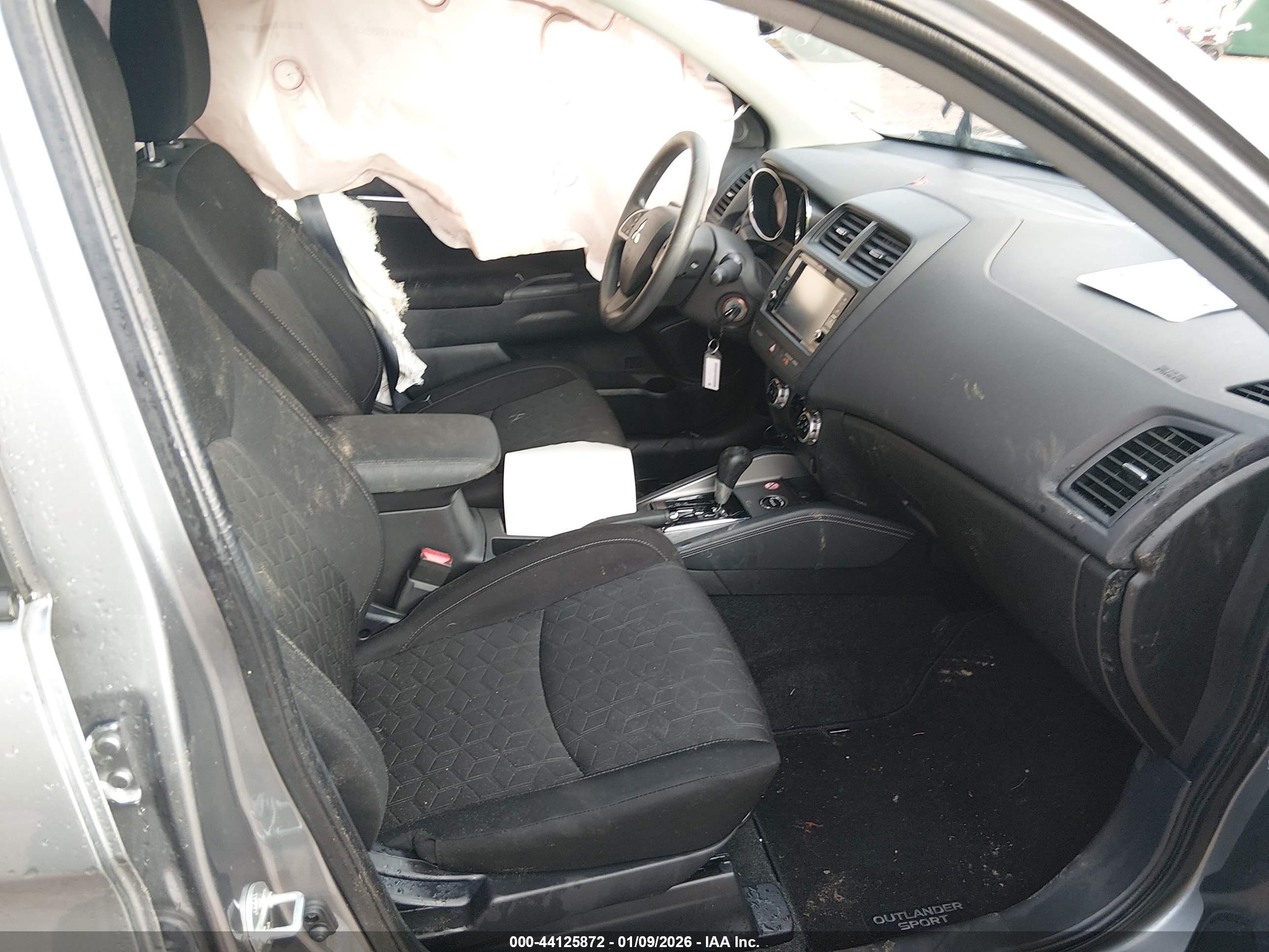 MITSUBISHI OUTLANDER image 5