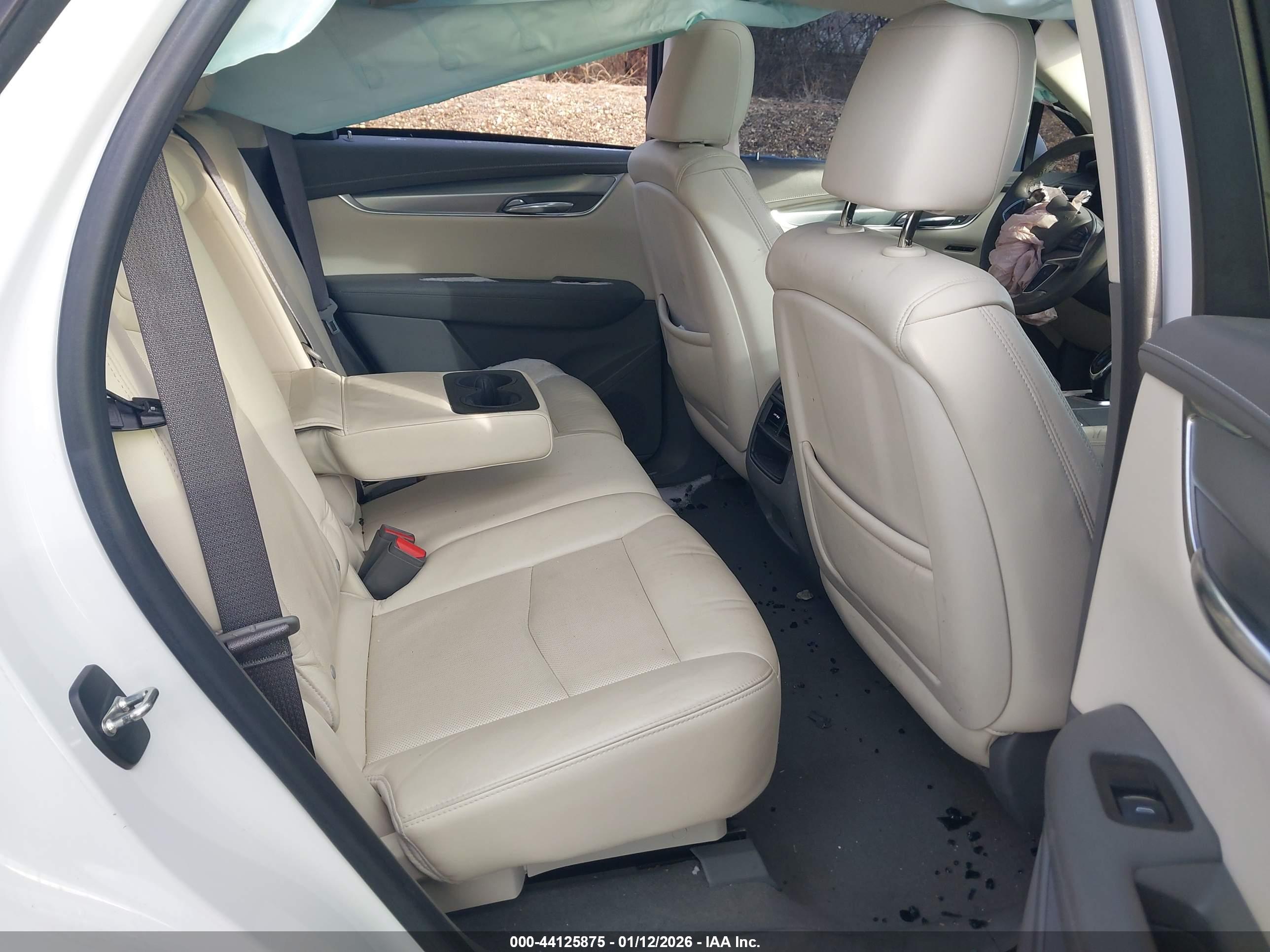CADILLAC XT5 image 8