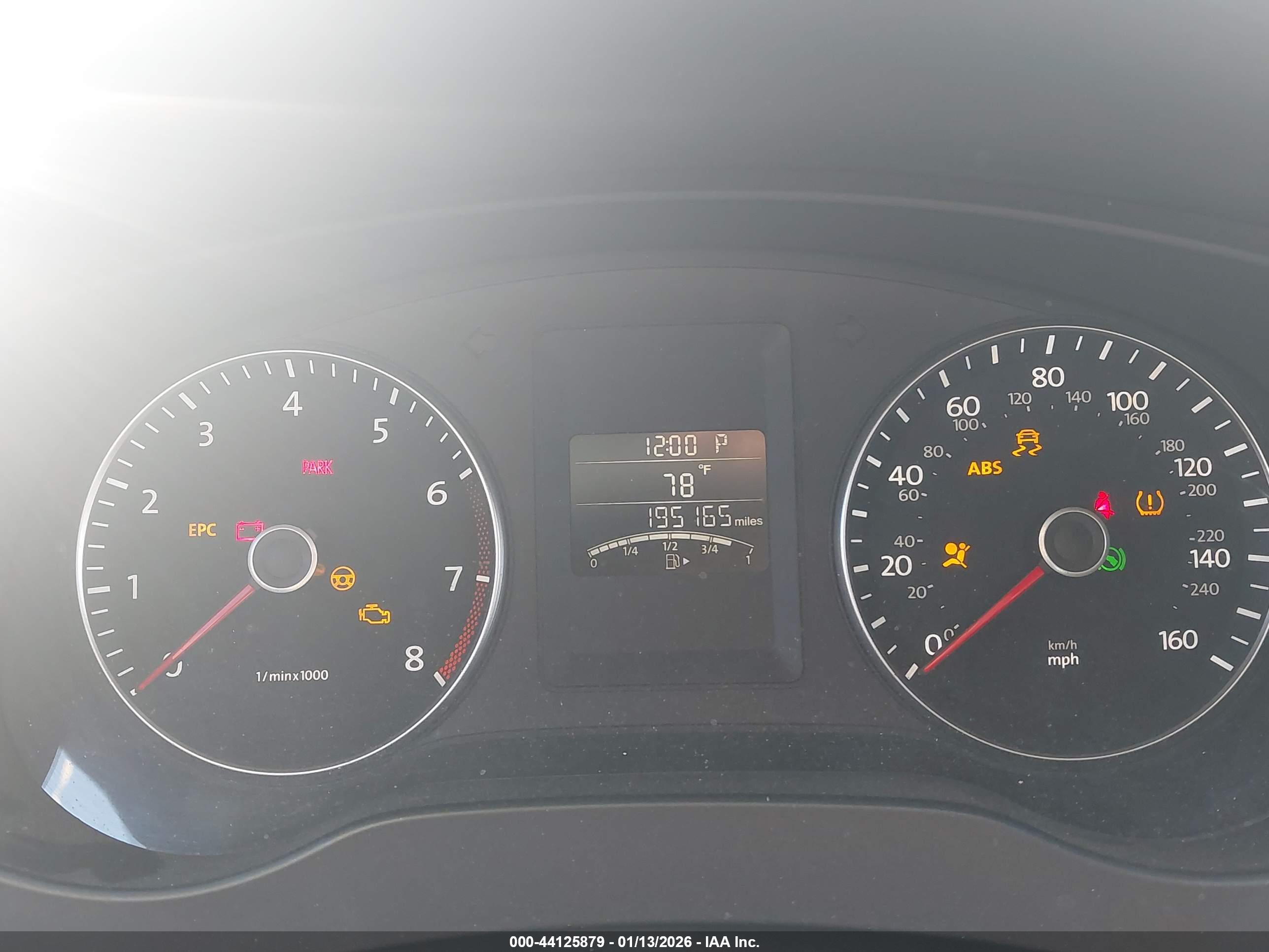 VOLKSWAGEN JETTA image 7