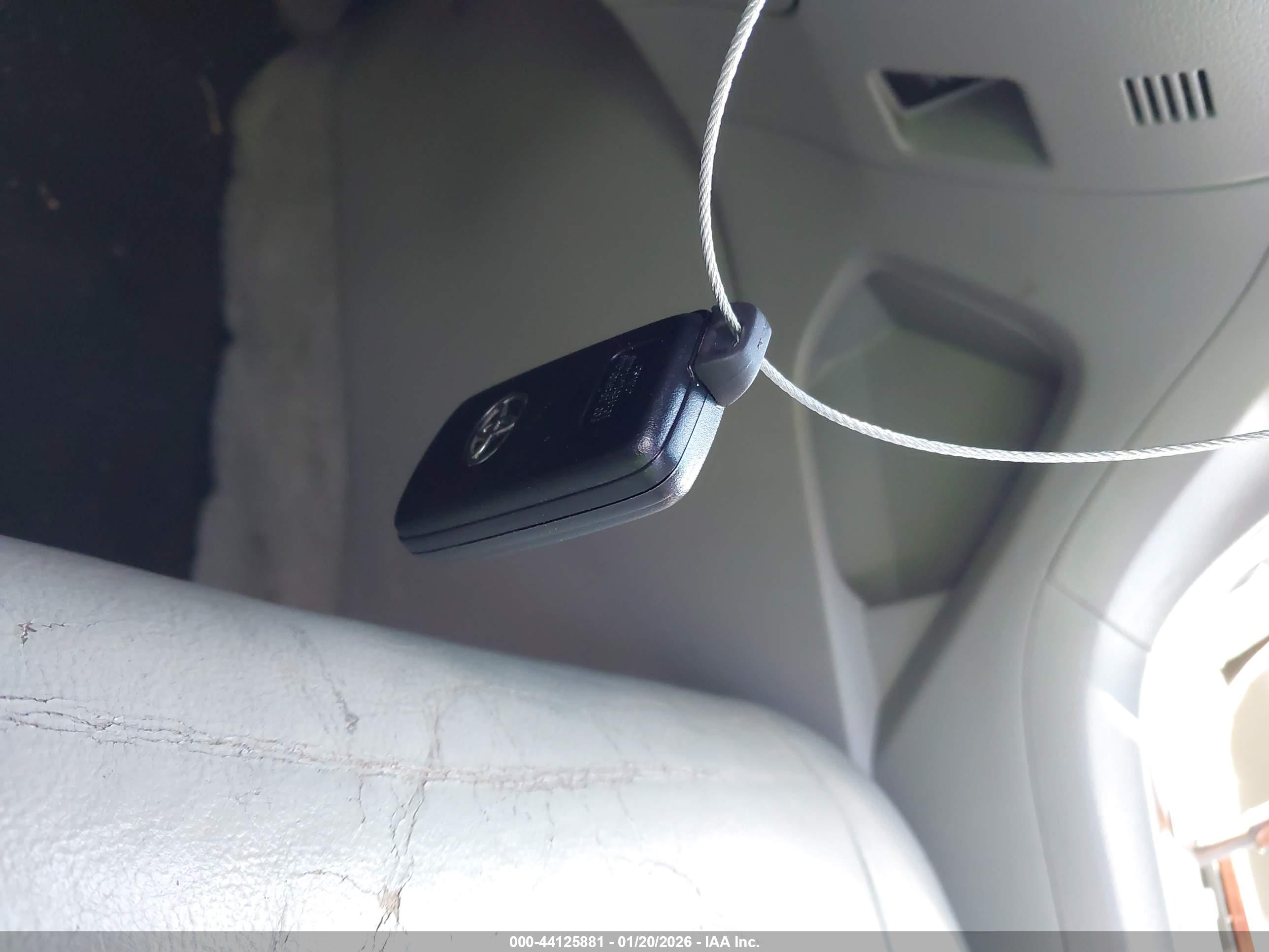 TOYOTA HIGHLANDER image 11