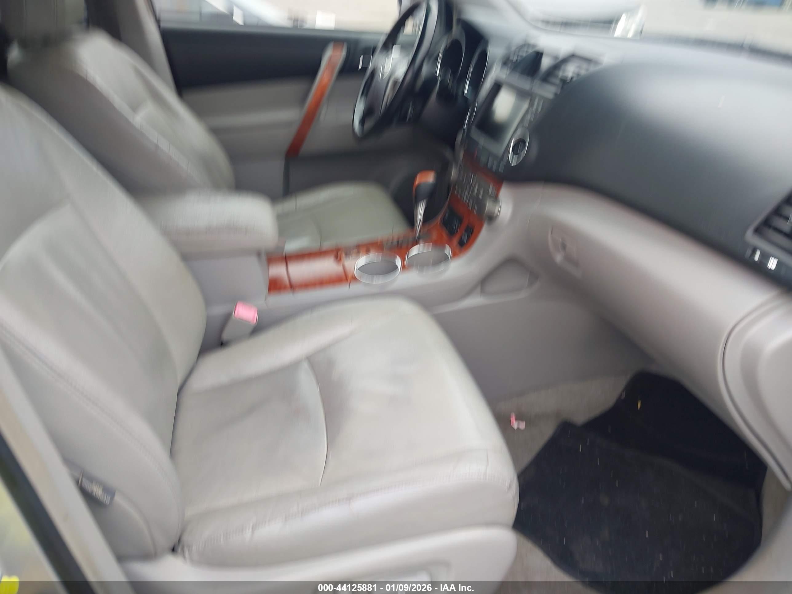 TOYOTA HIGHLANDER image 5