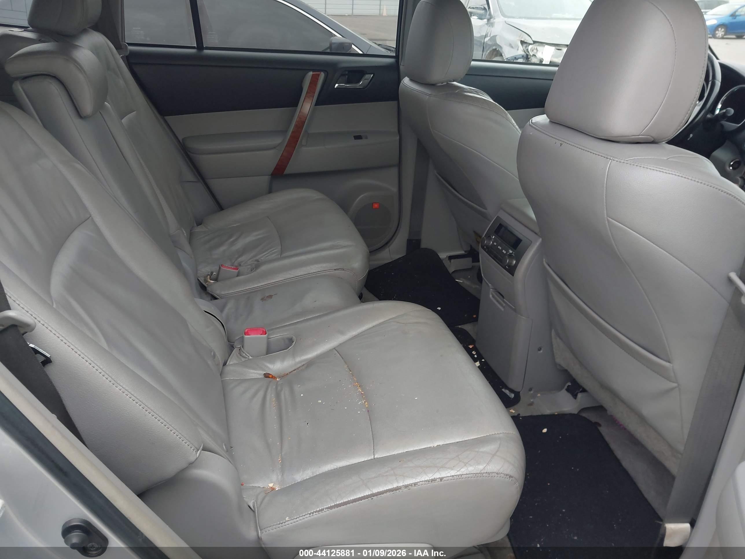 TOYOTA HIGHLANDER image 8