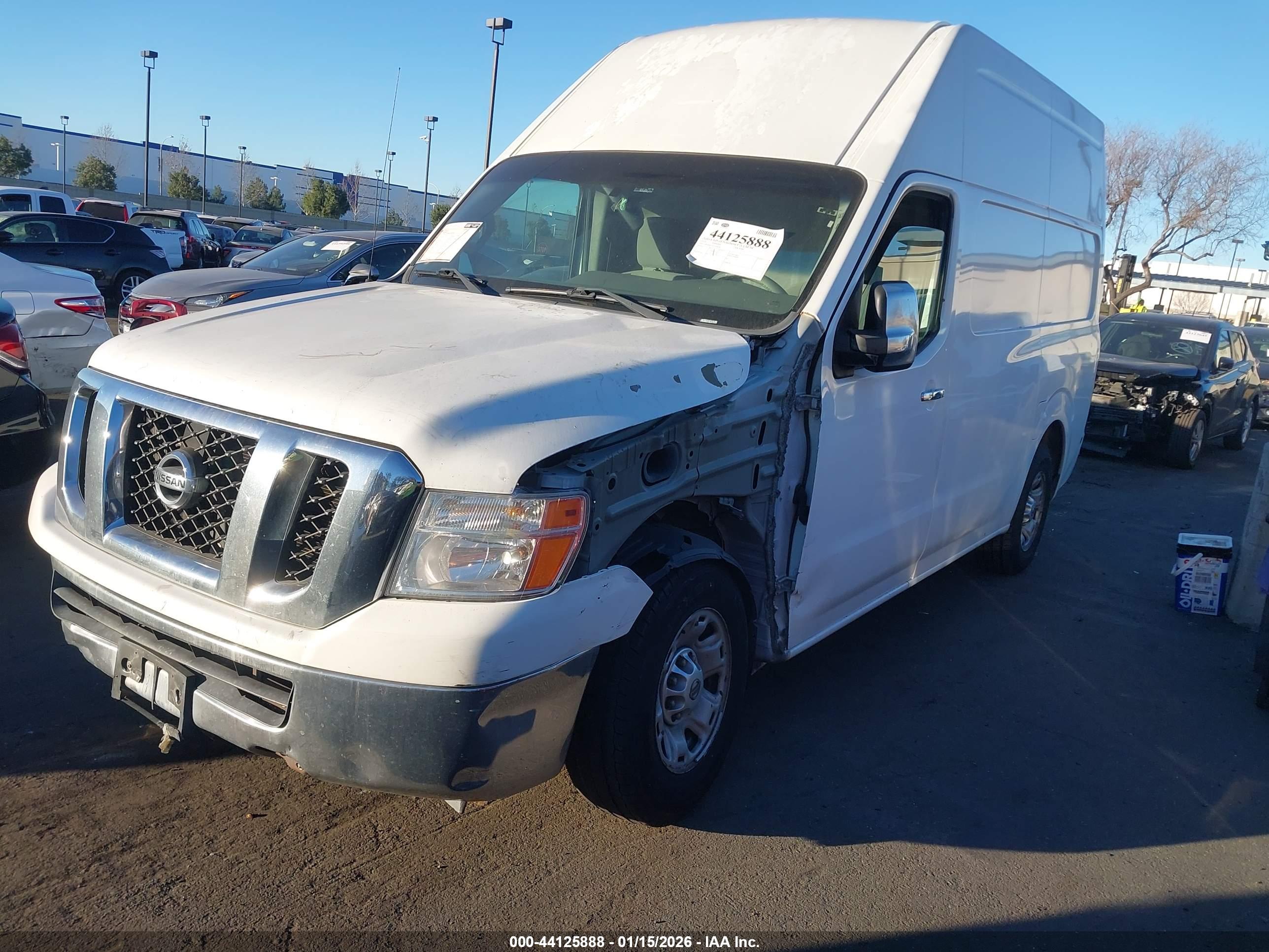 NISSAN NV image 2