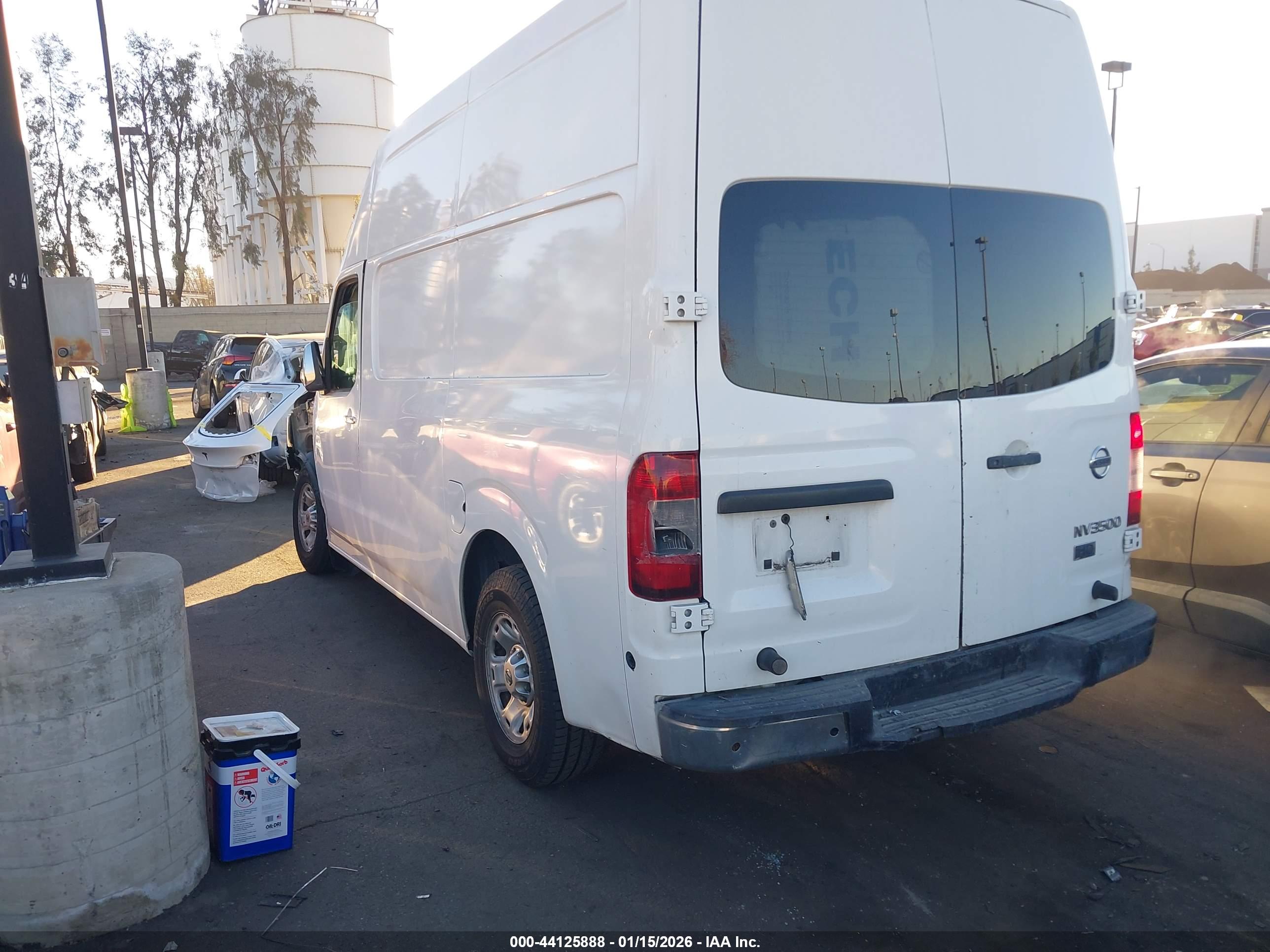 NISSAN NV image 3