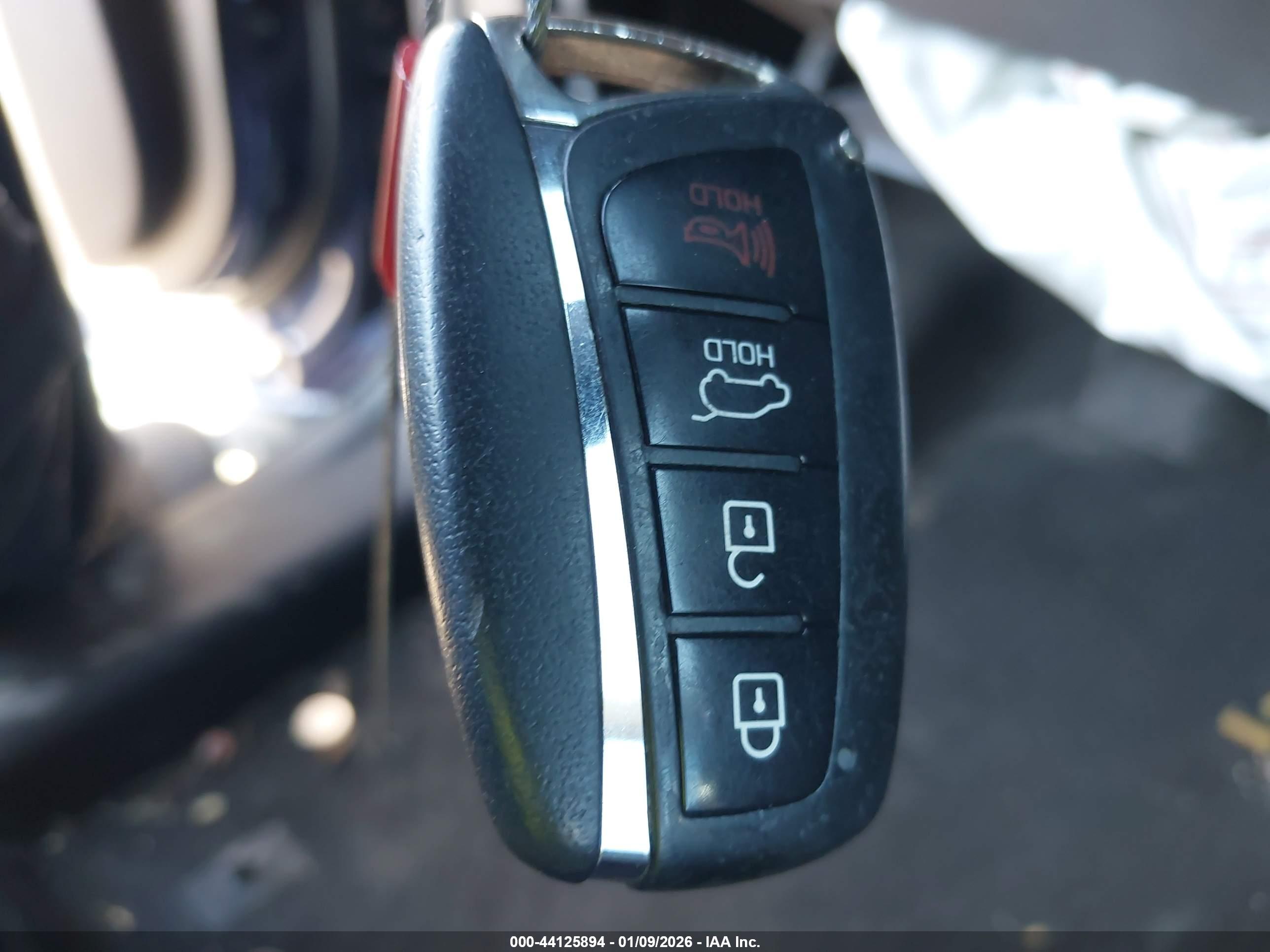 HYUNDAI SANTA image 11