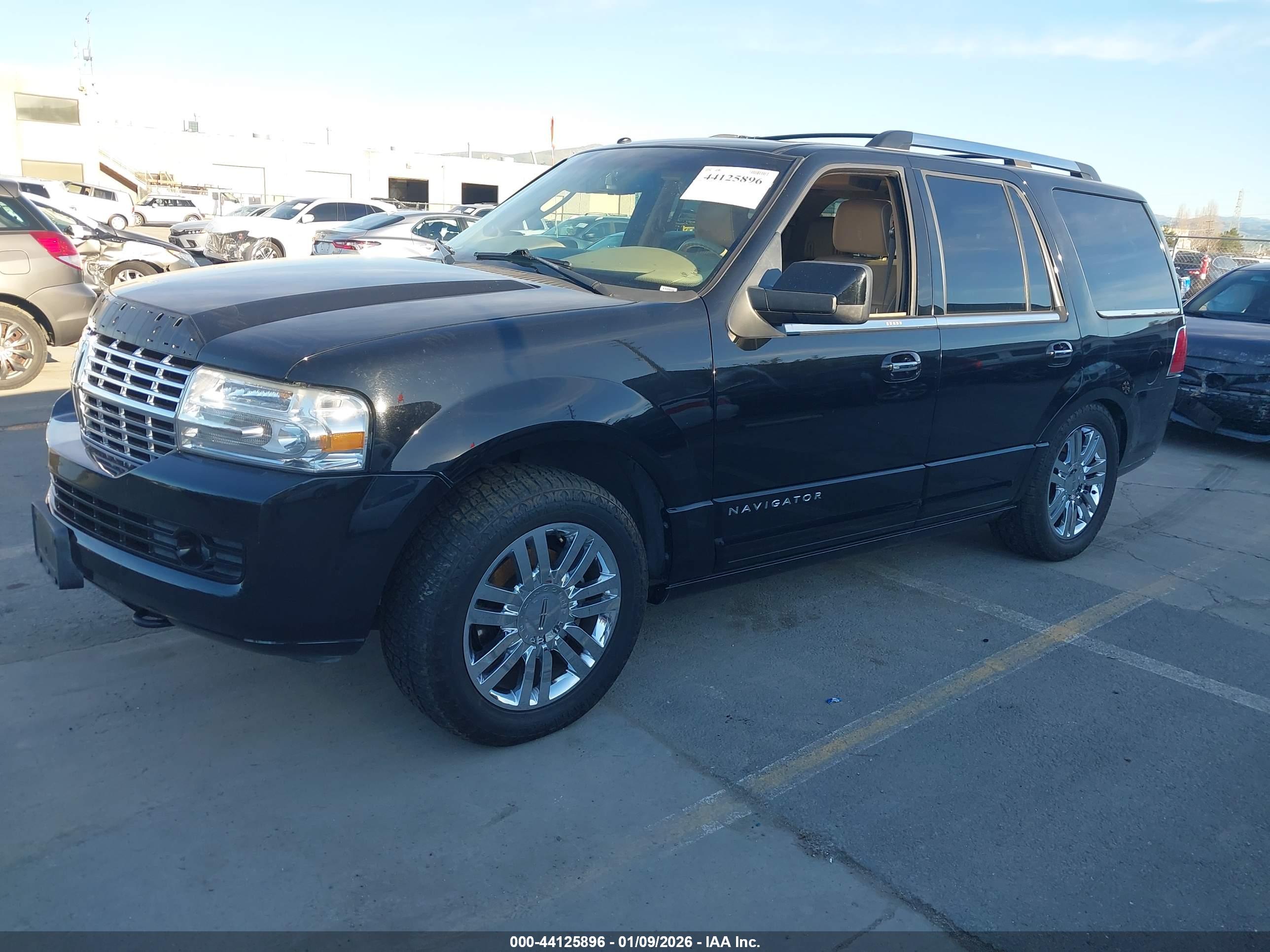 LINCOLN NAVIGATOR image 2
