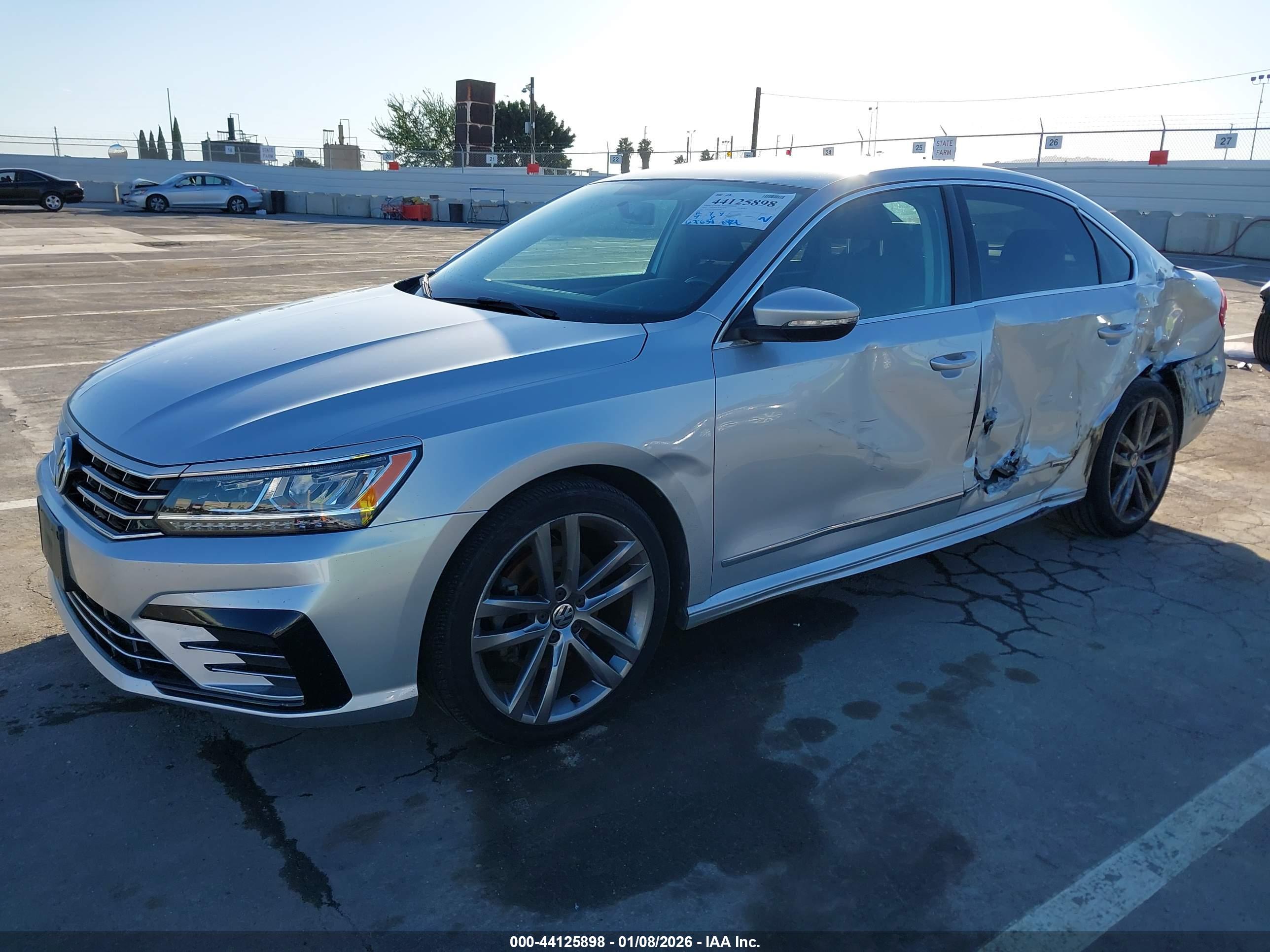 VOLKSWAGEN PASSAT image 2
