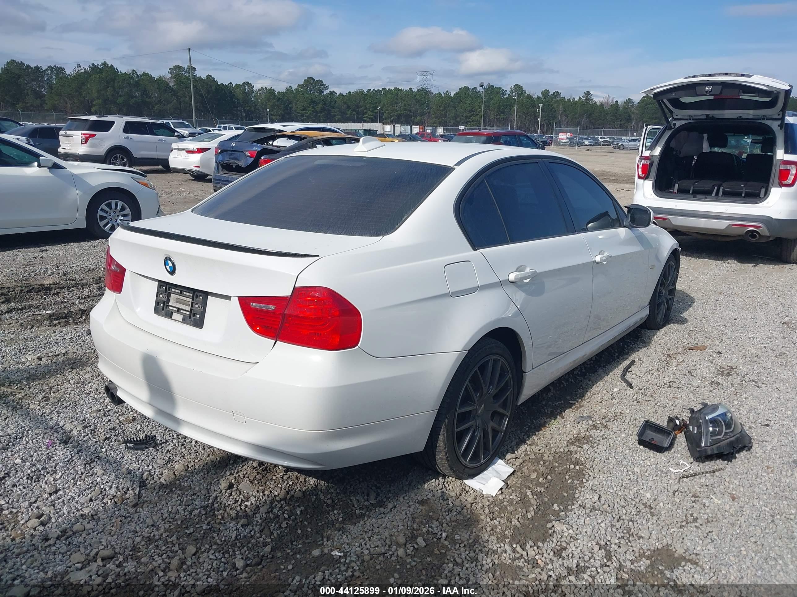 BMW 328I image 4
