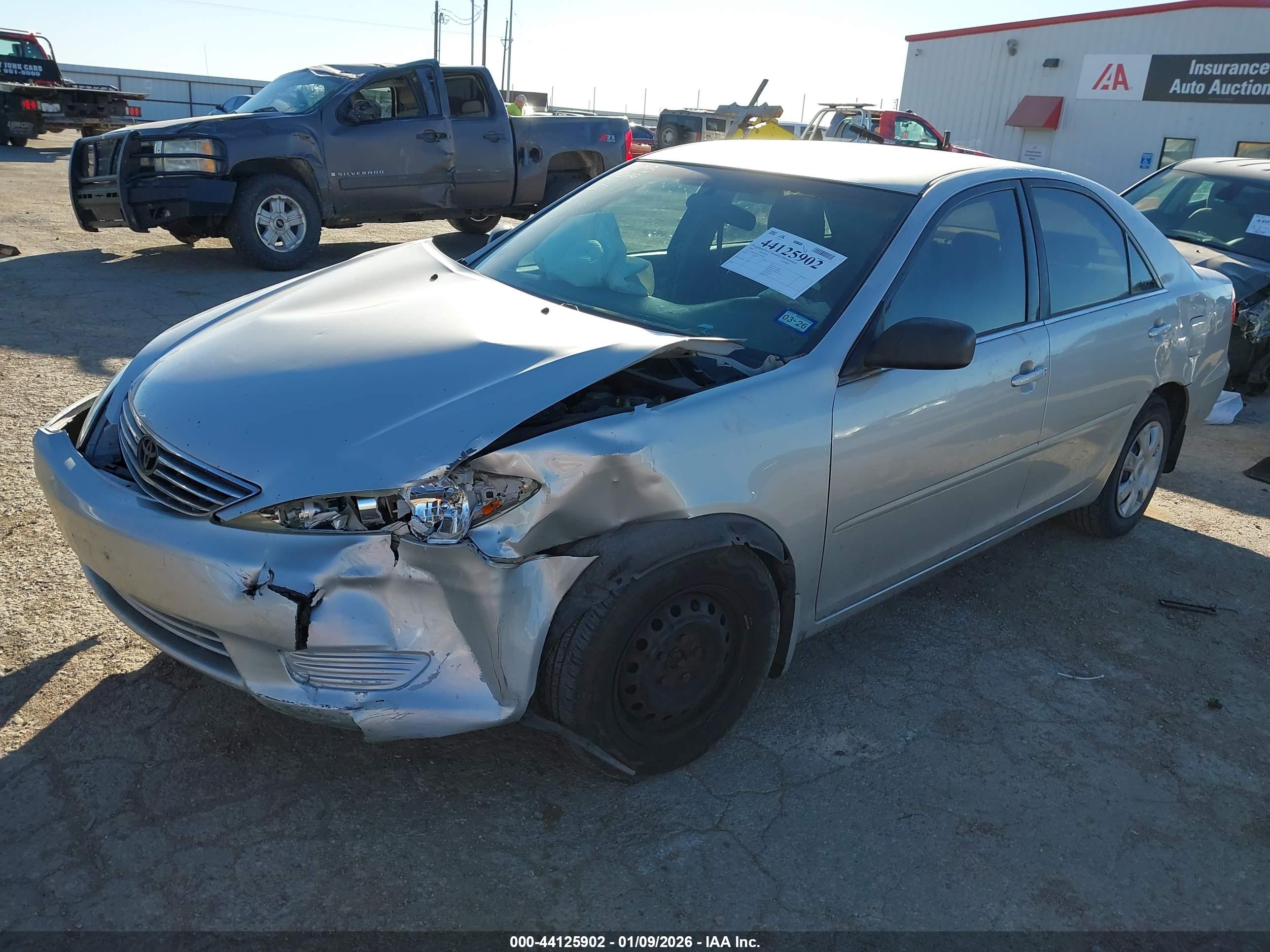TOYOTA CAMRY image 2