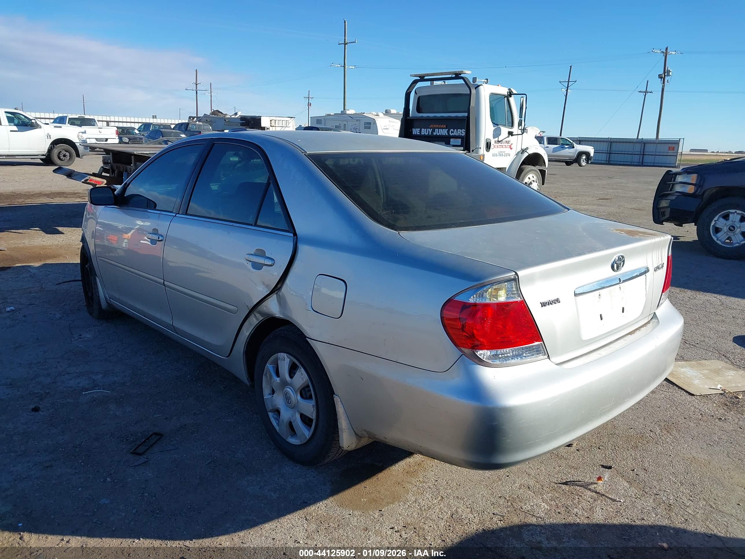 TOYOTA CAMRY image 3