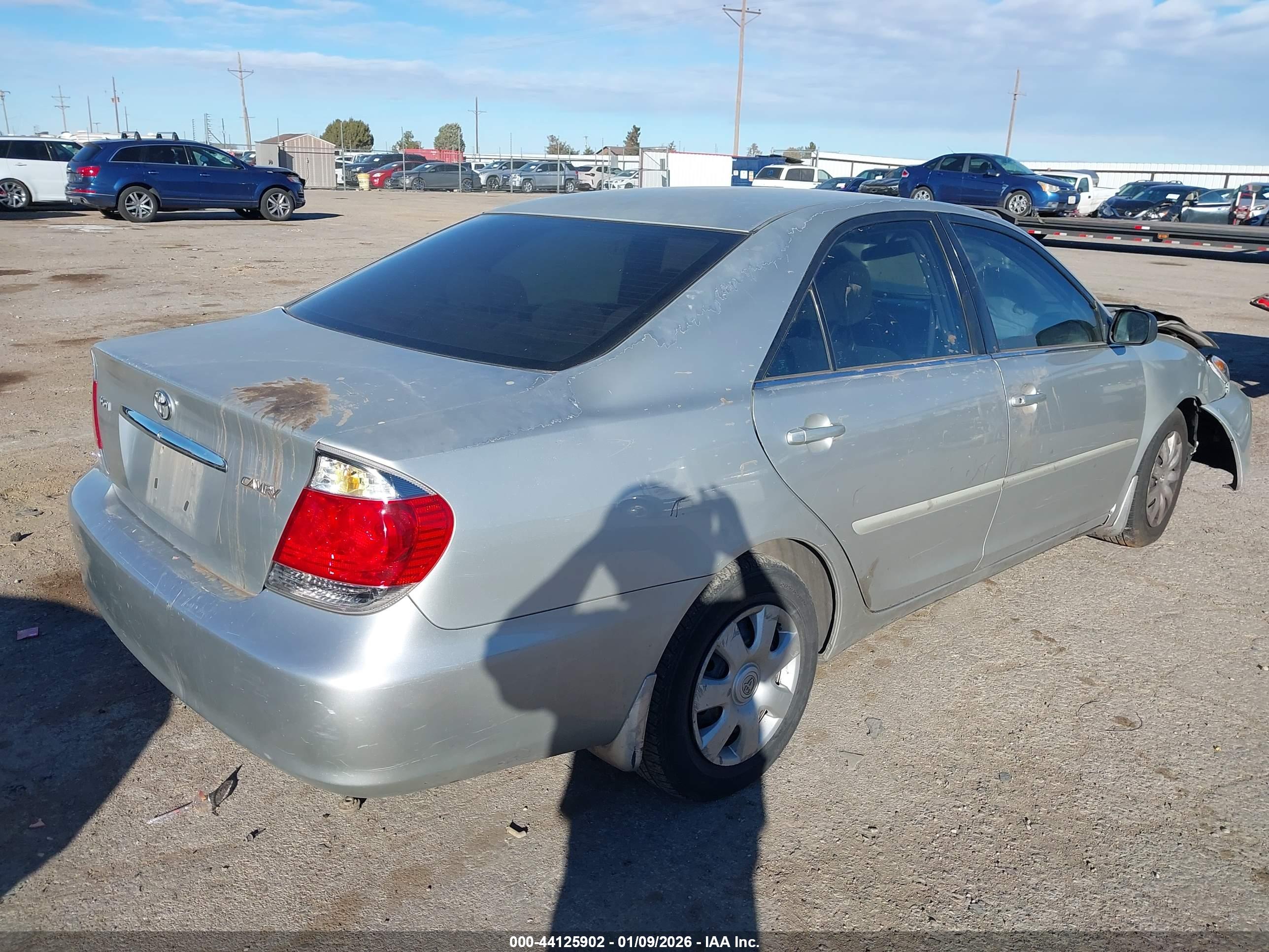 TOYOTA CAMRY image 4