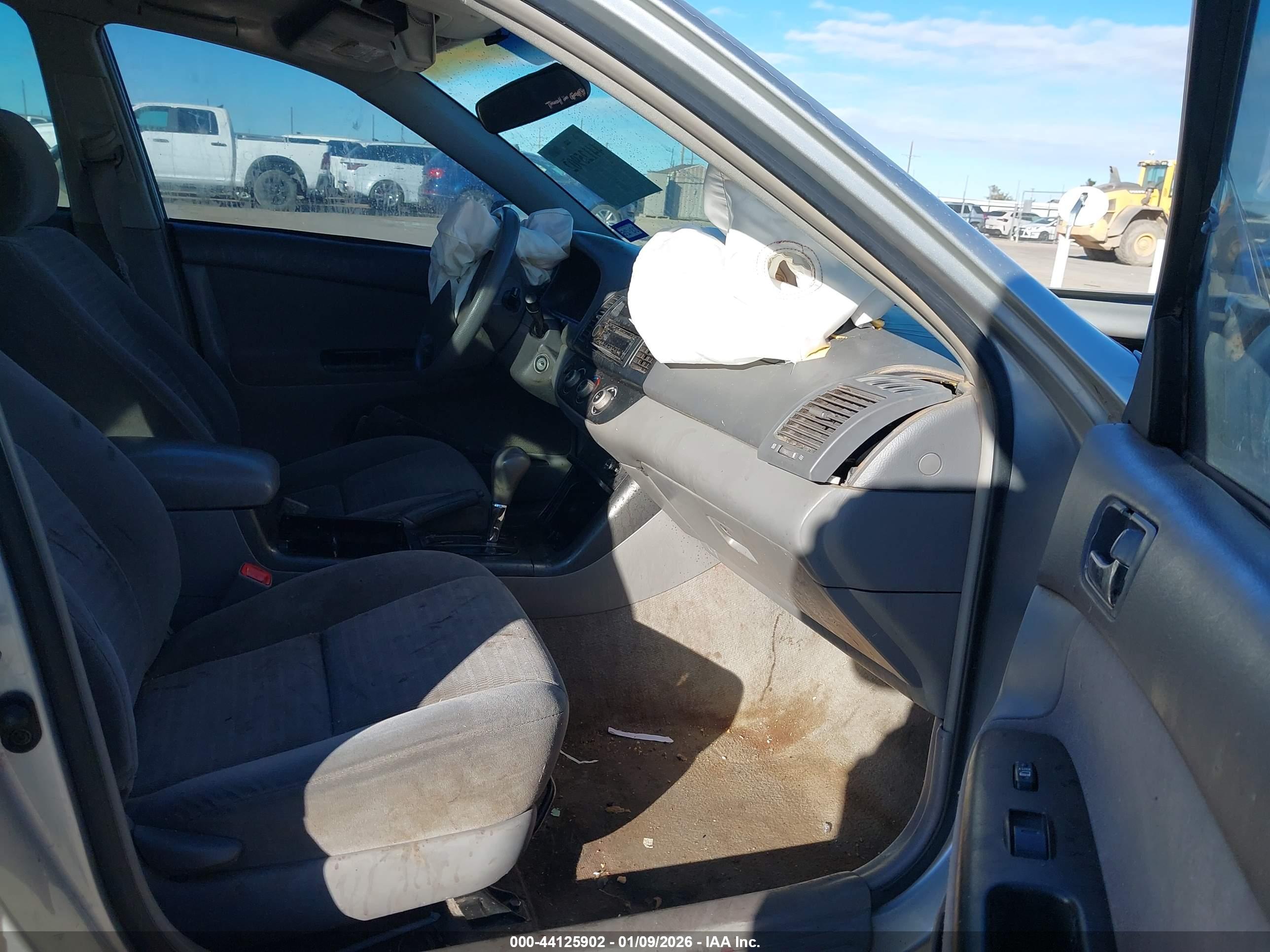 TOYOTA CAMRY image 5