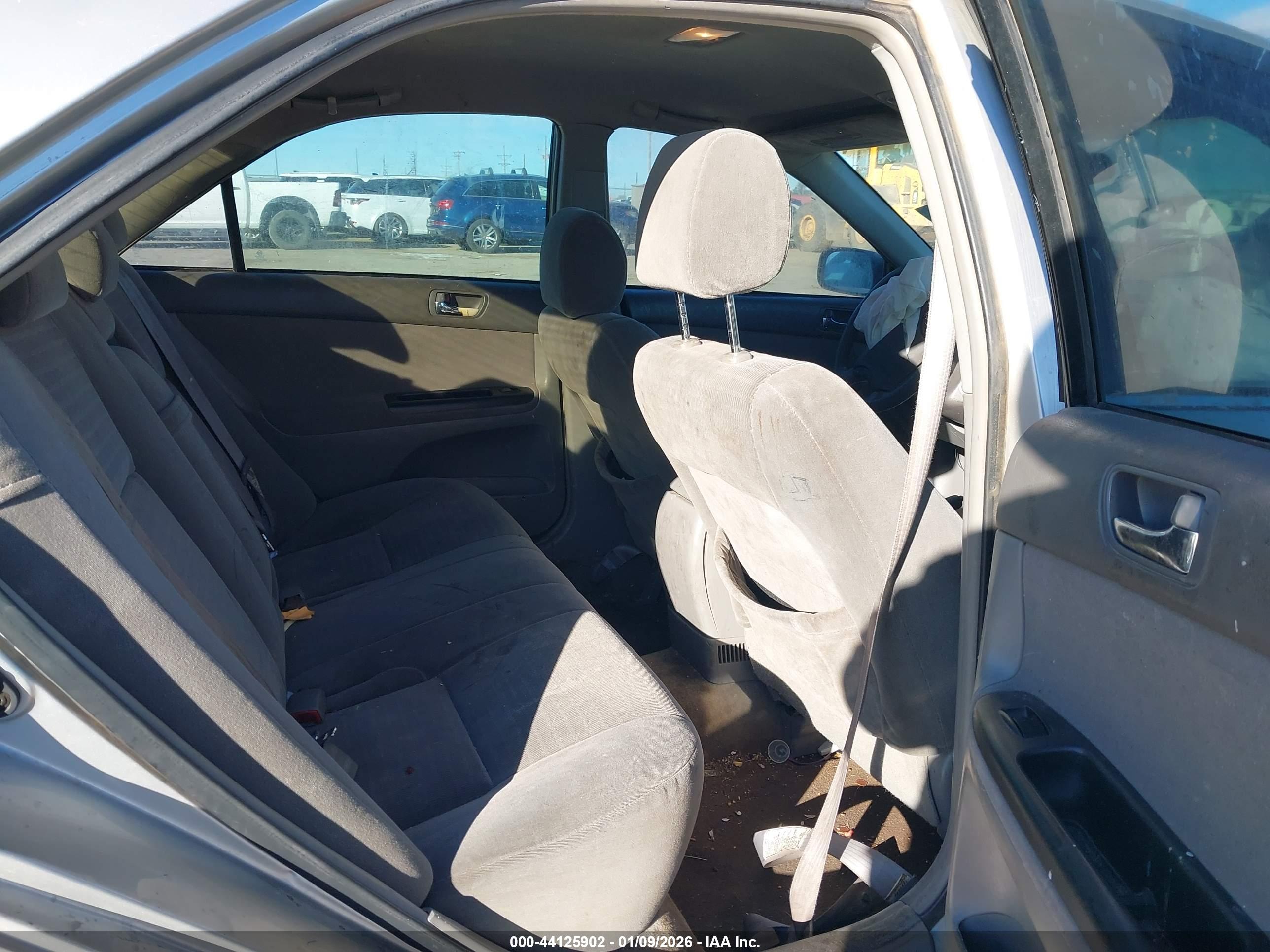 TOYOTA CAMRY image 8