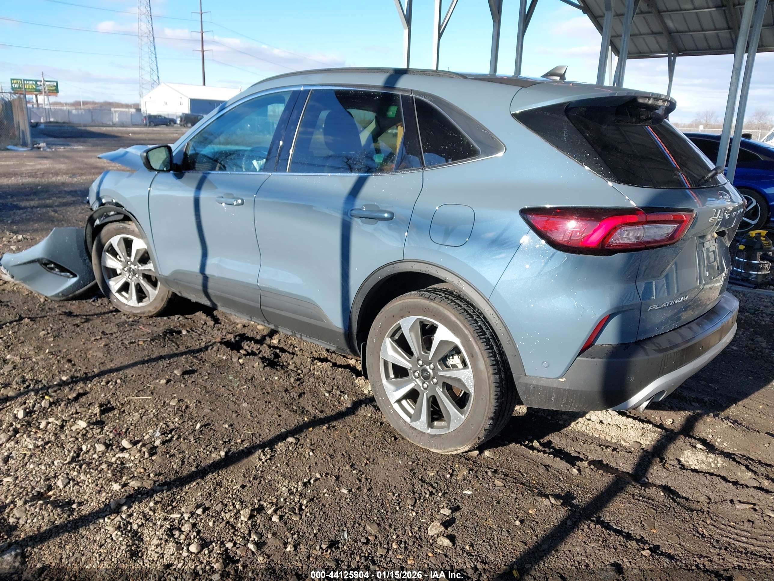FORD ESCAPE image 3