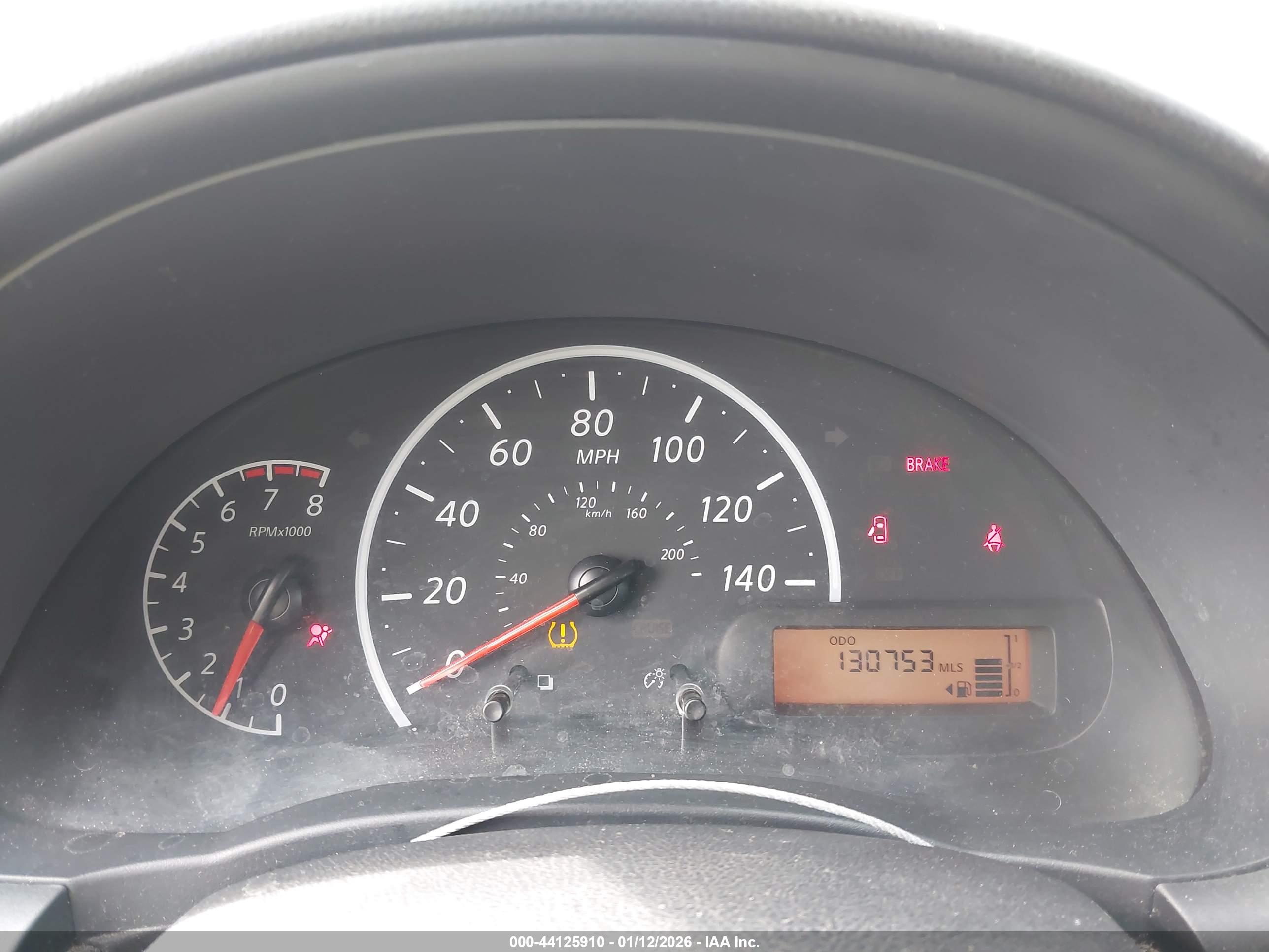 NISSAN VERSA image 7
