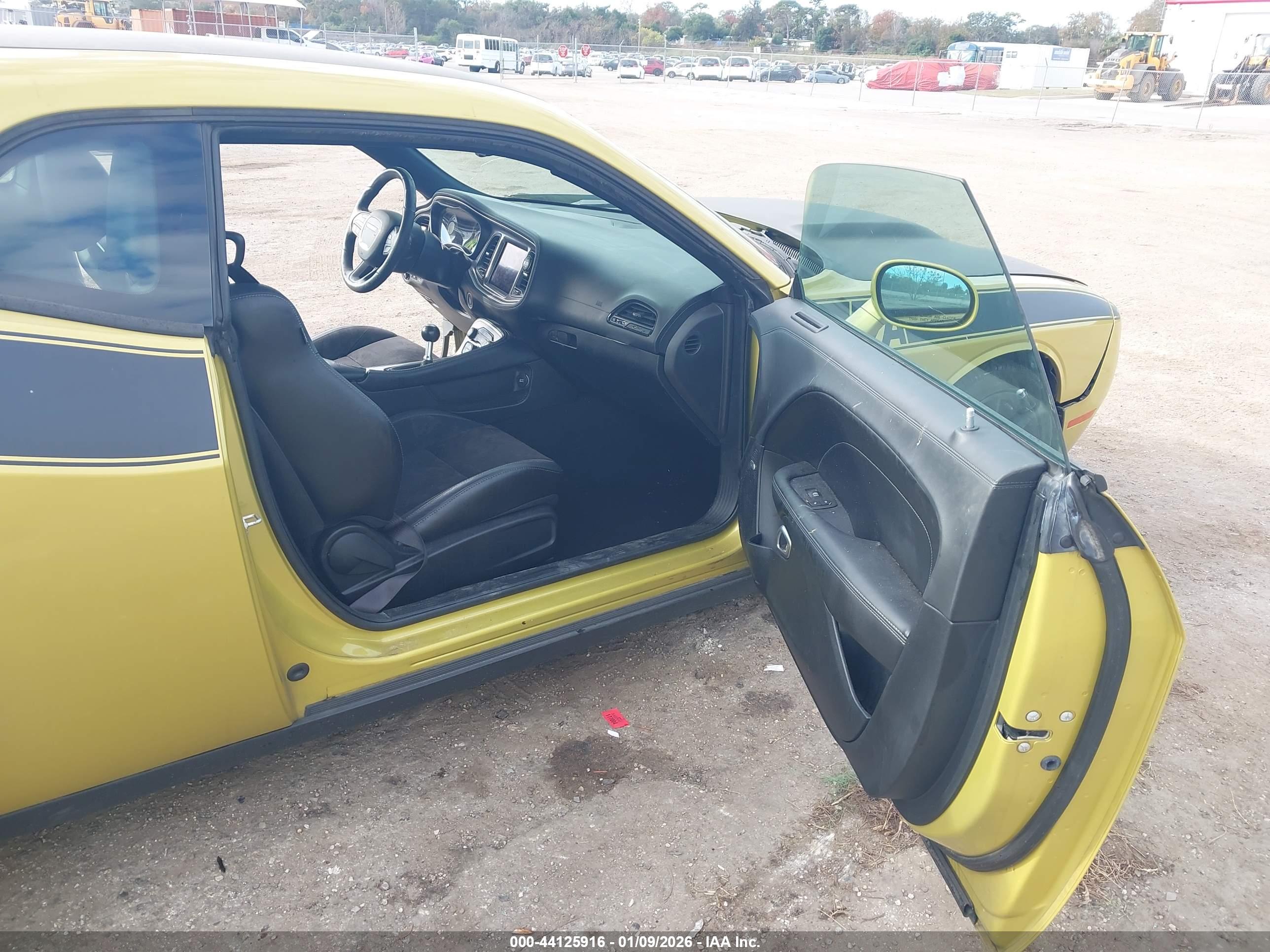 DODGE CHALLENGER image 5