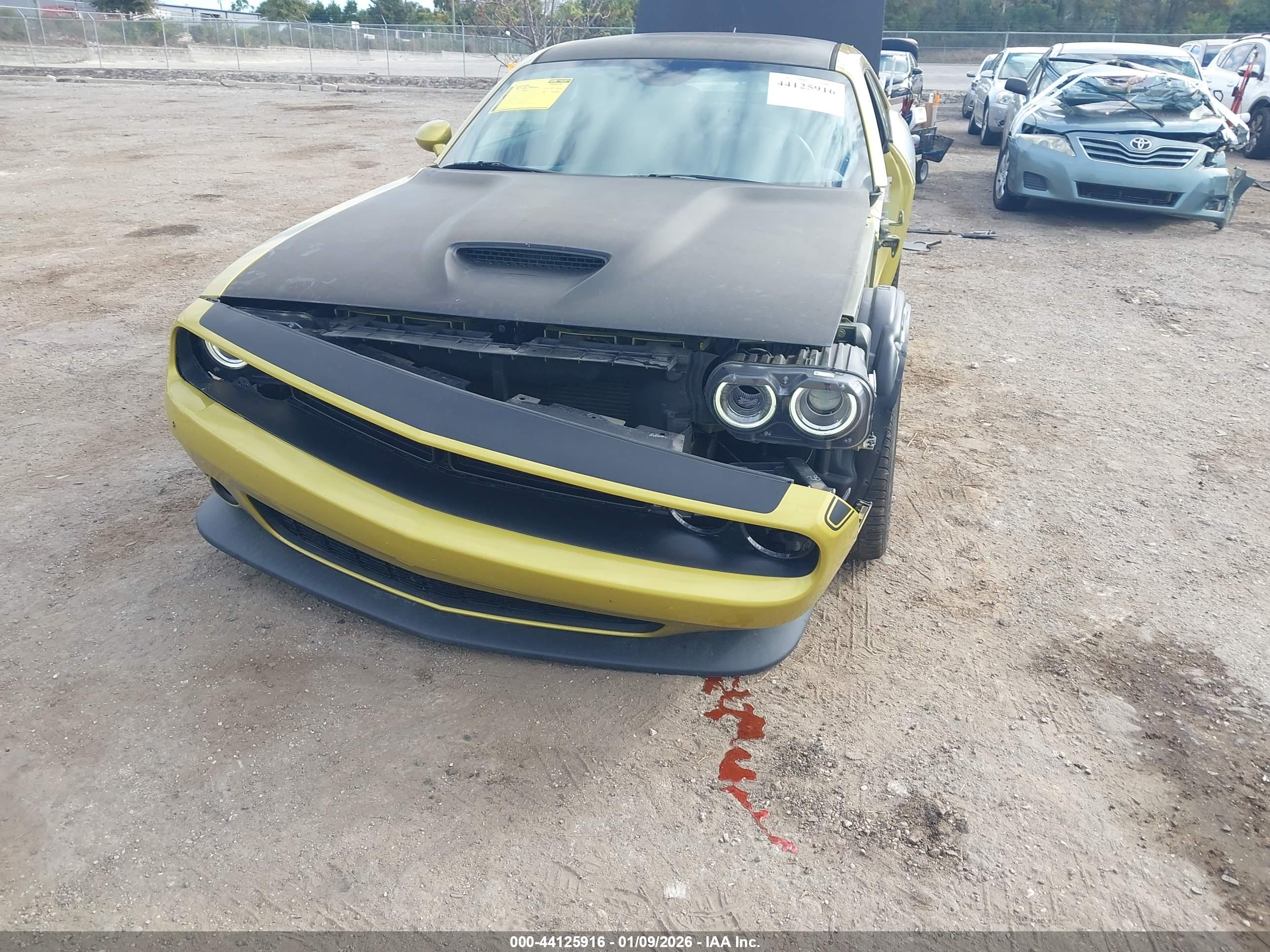 DODGE CHALLENGER image 6