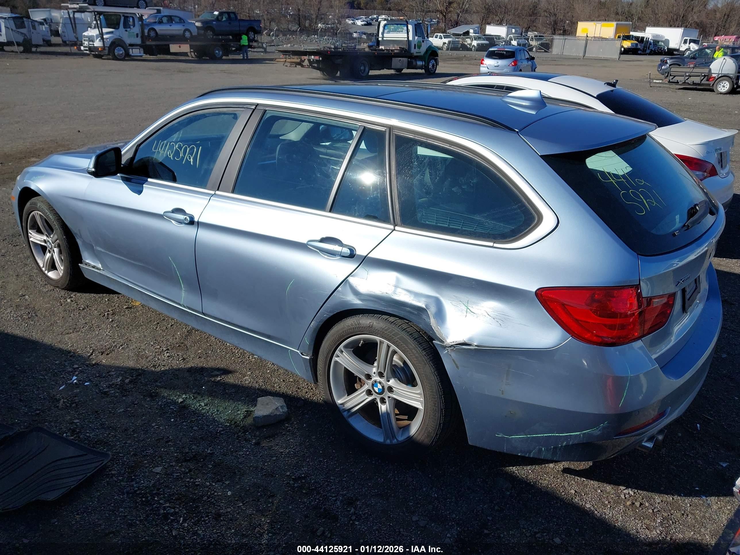 BMW 328I image 3