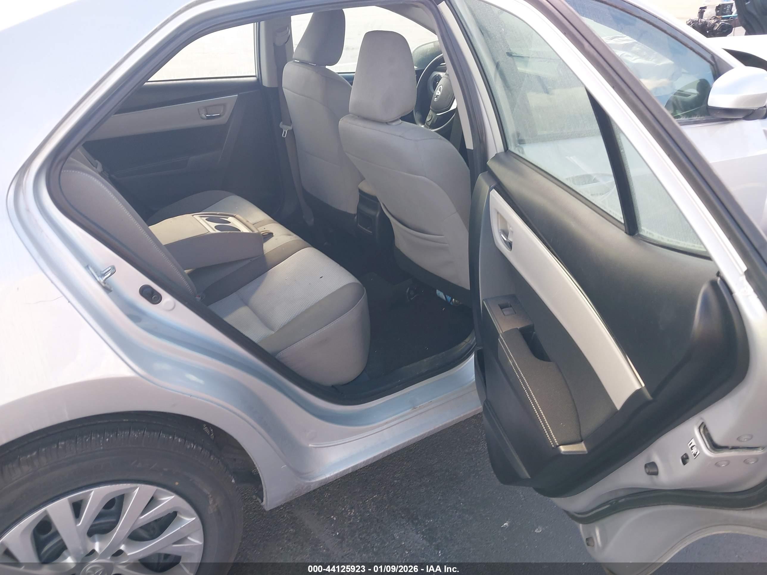 TOYOTA COROLLA image 8
