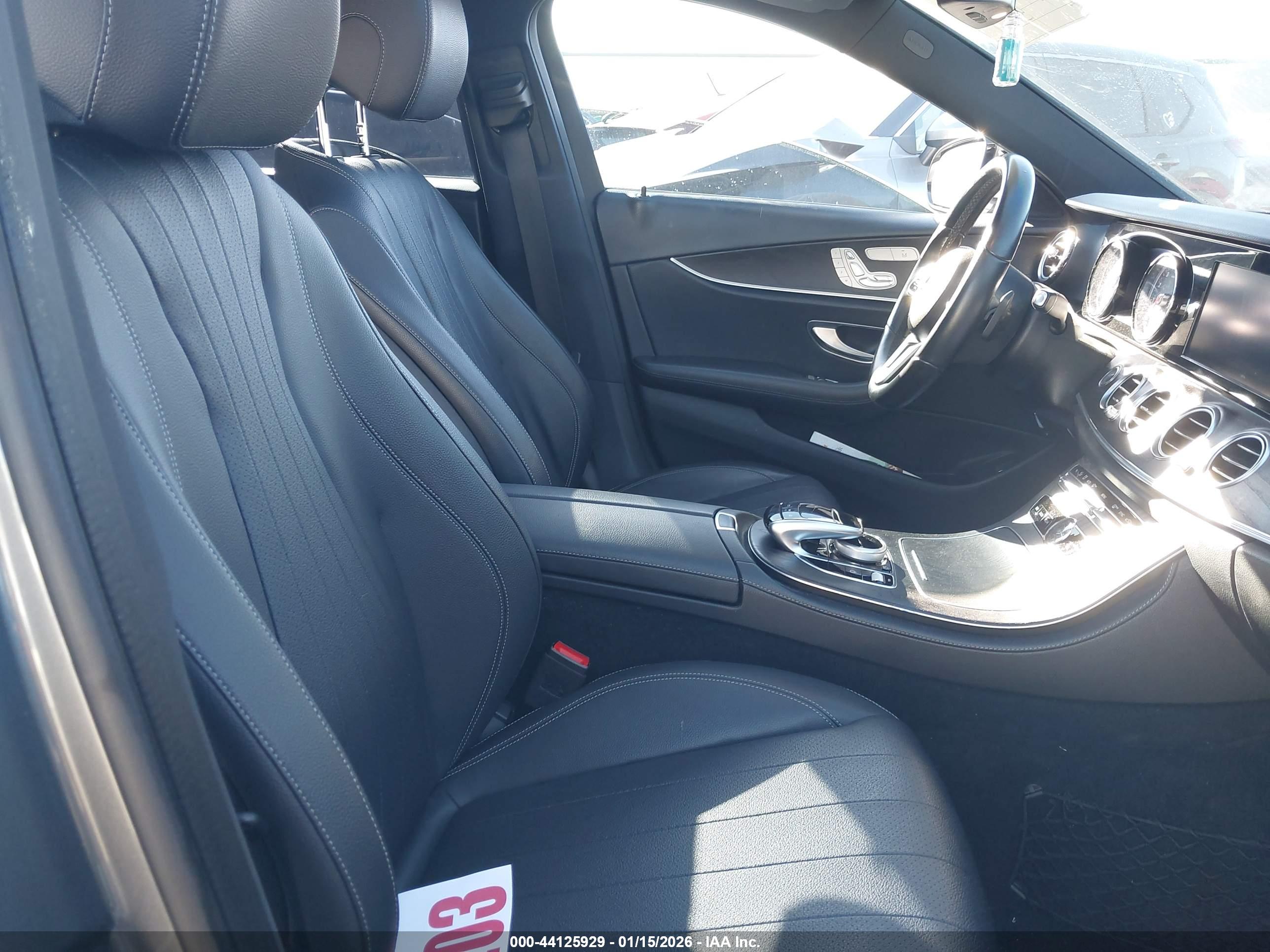 MERCEDES-BENZ E image 5