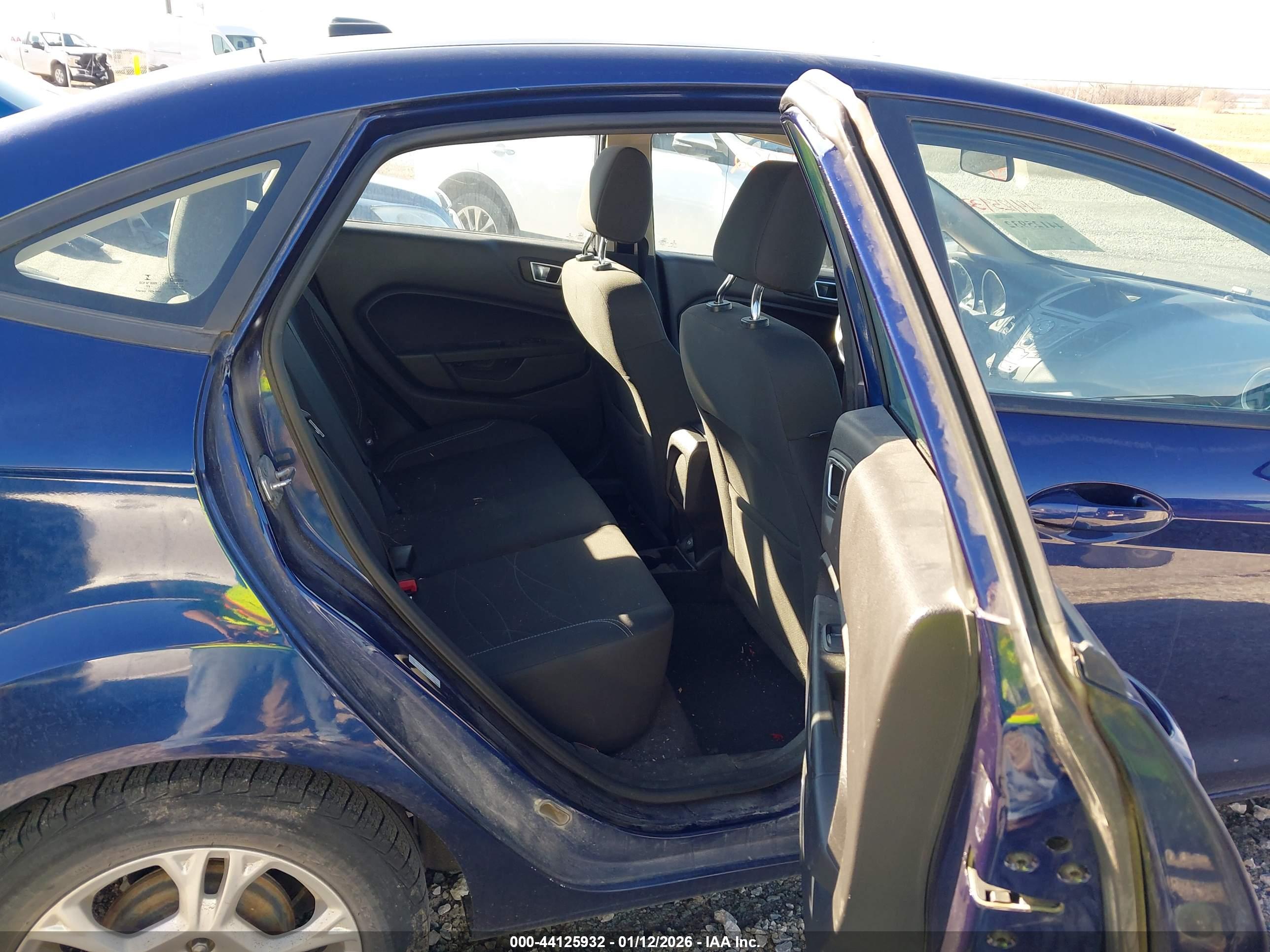 FORD FIESTA image 8