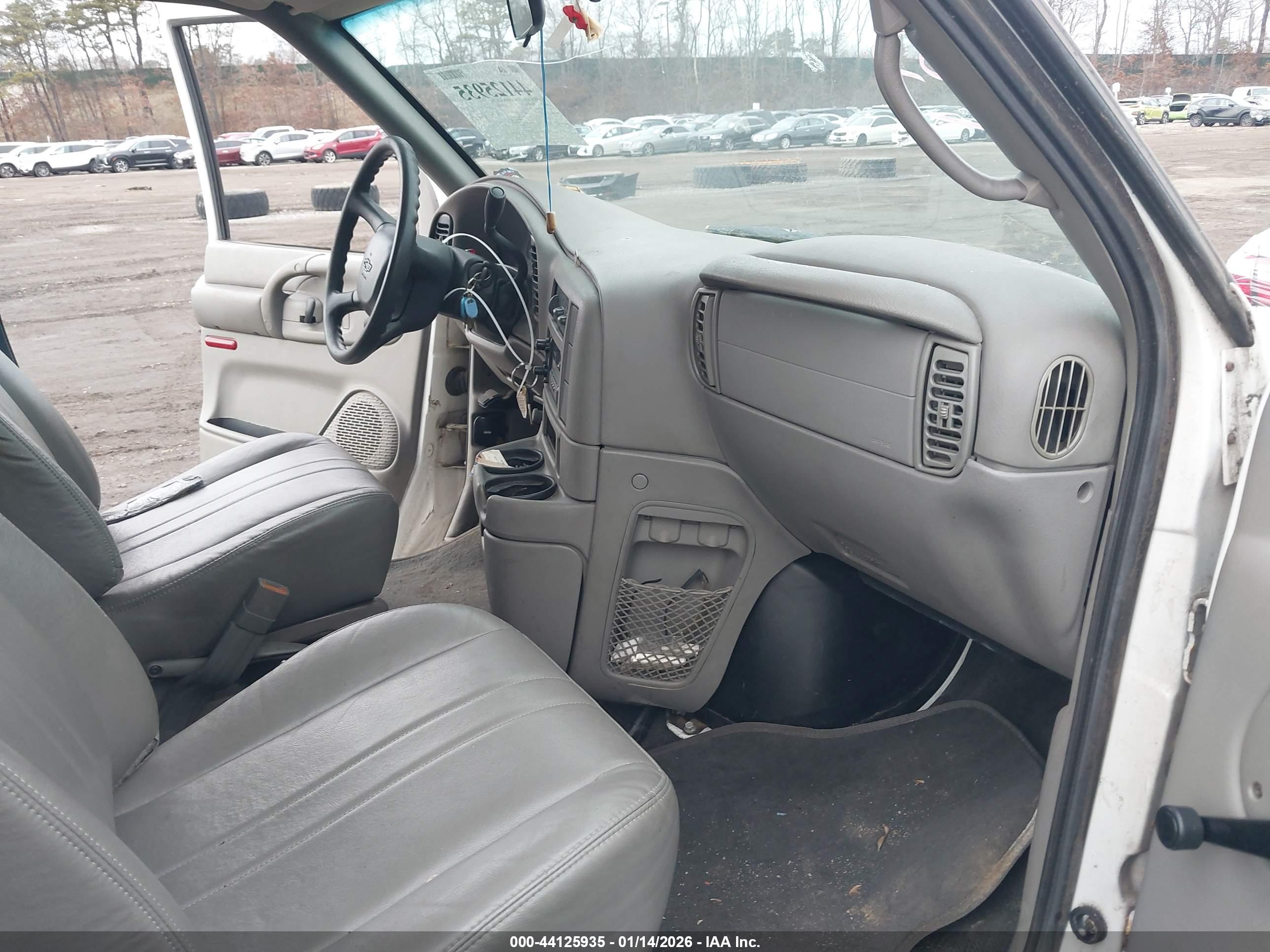 CHEVROLET ASTRO image 5