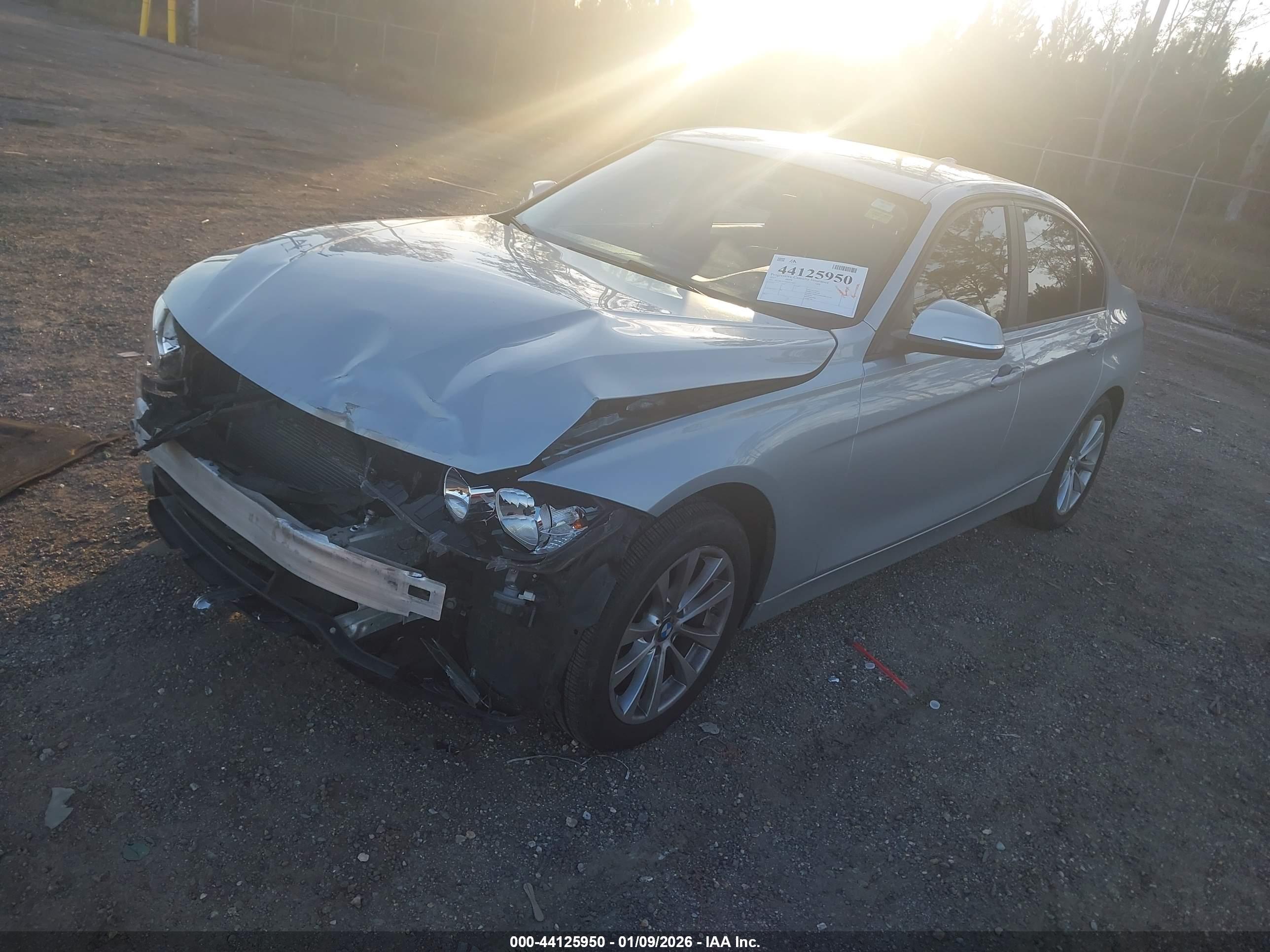 BMW 320I image 2