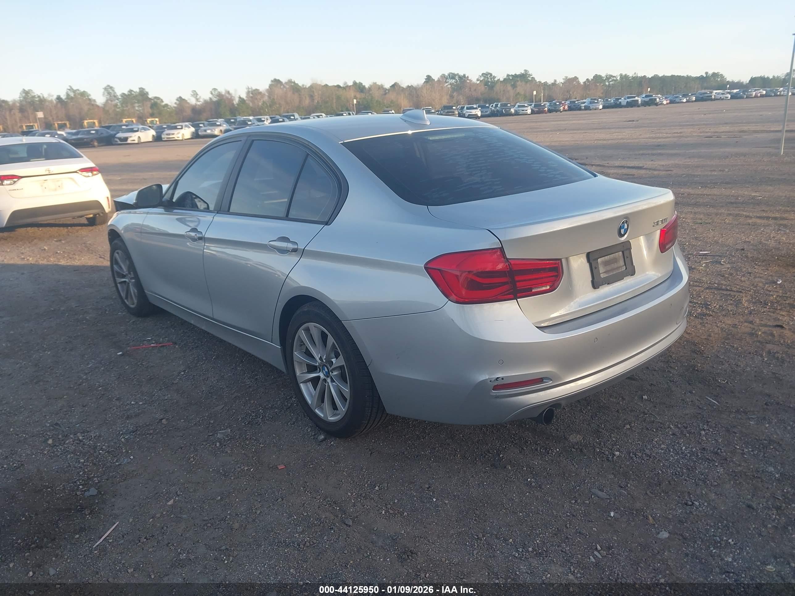 BMW 320I image 3