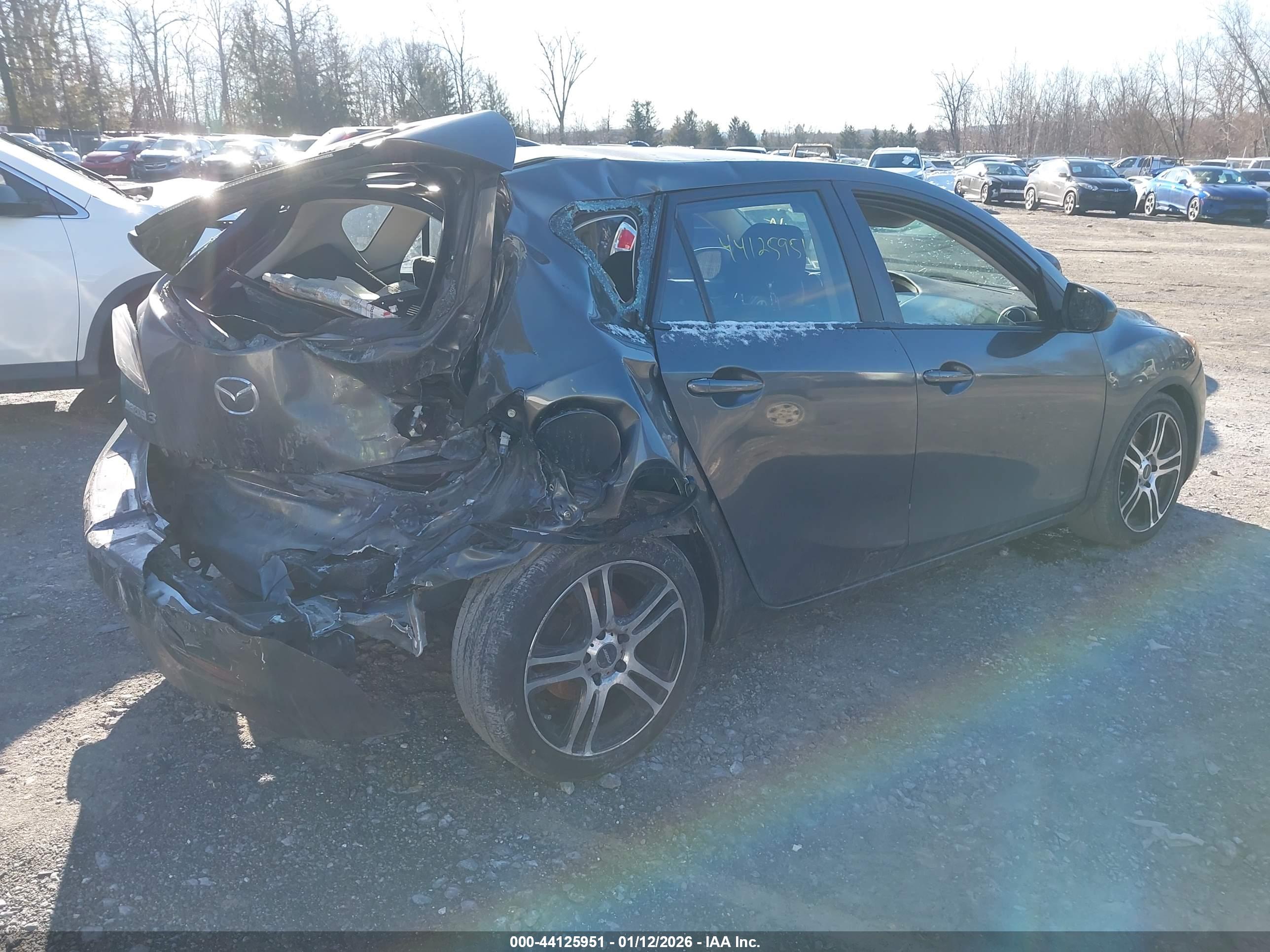 MAZDA MAZDA3 image 4