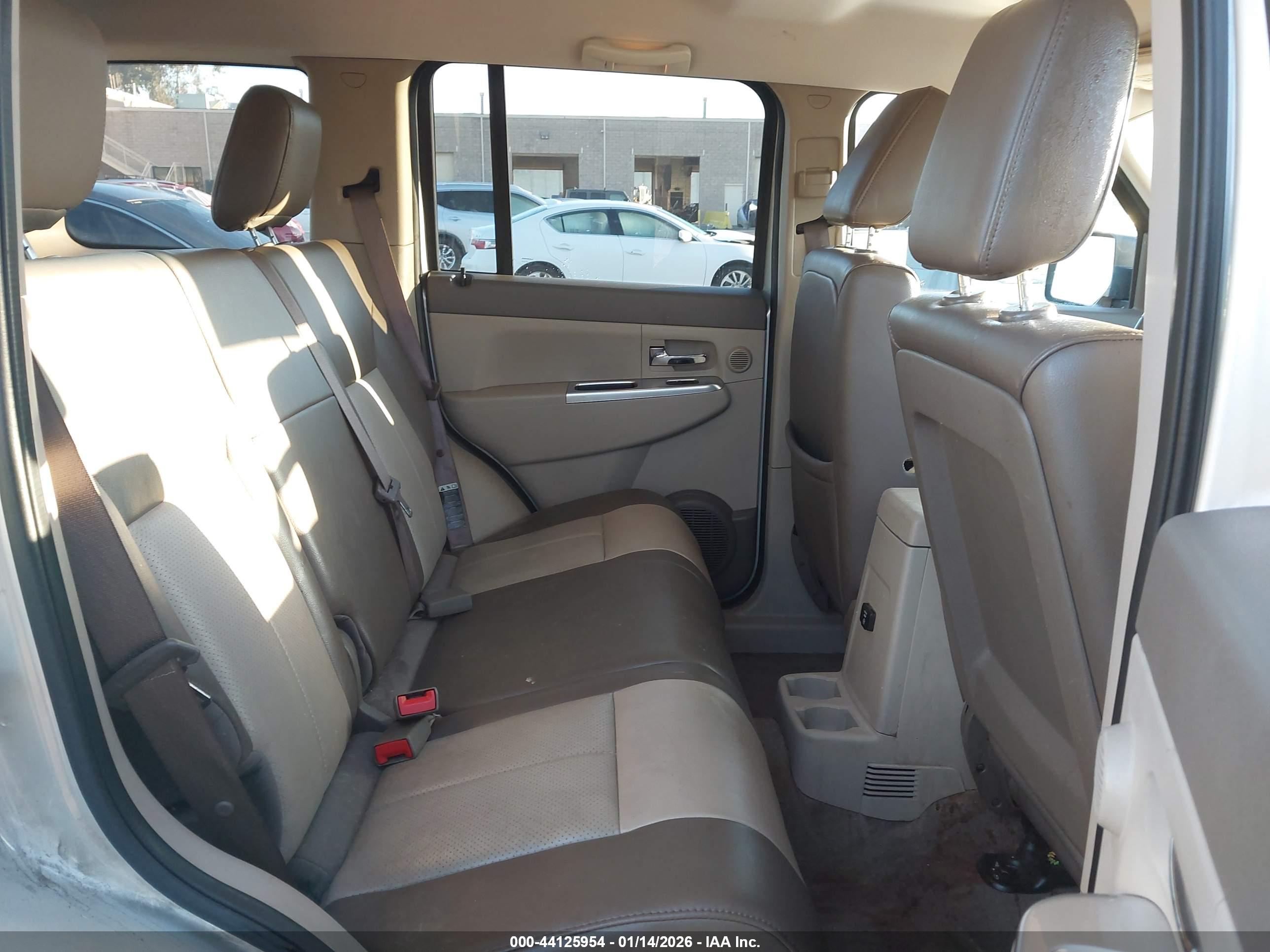 JEEP LIBERTY image 8