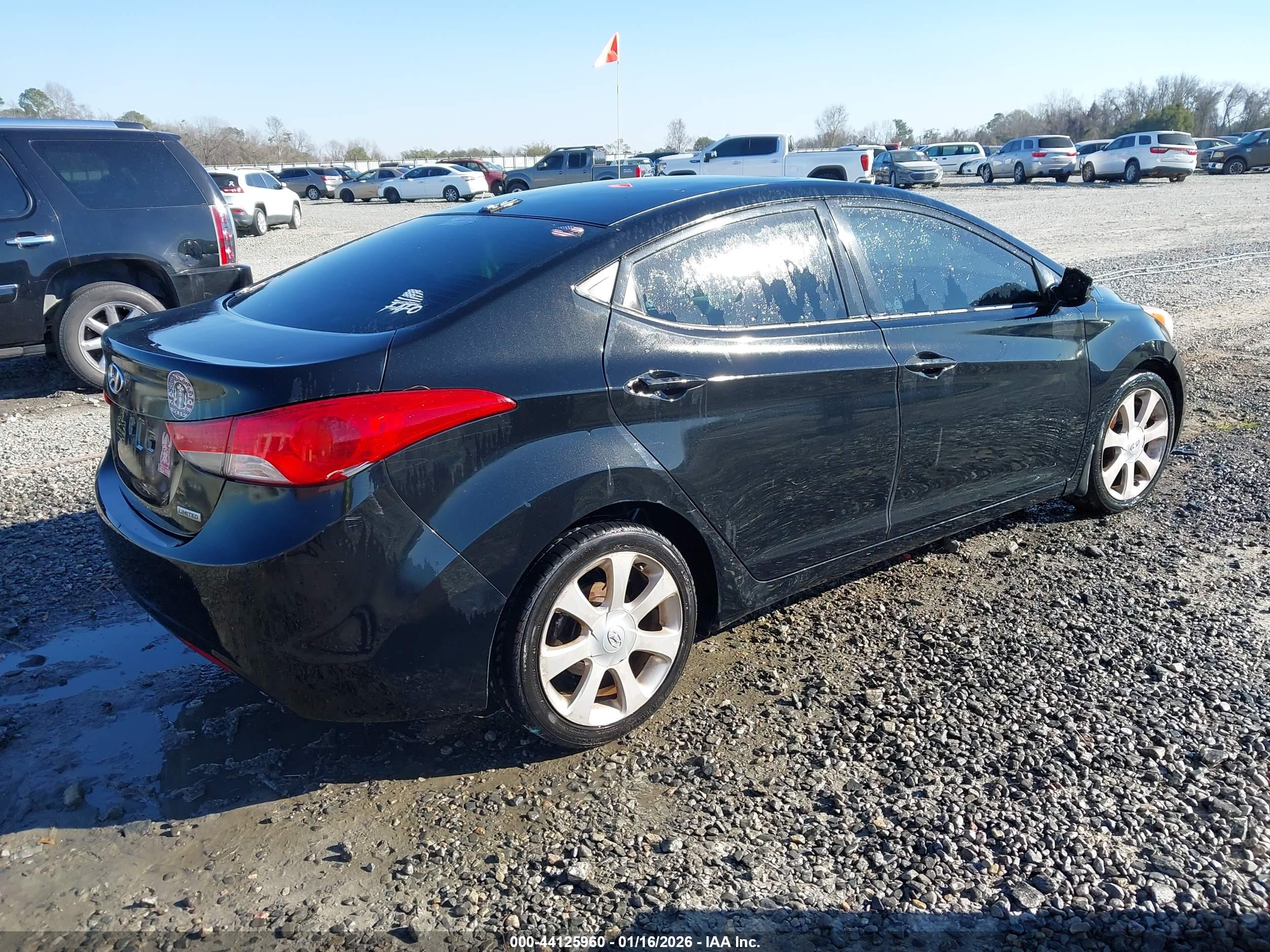HYUNDAI ELANTRA image 4